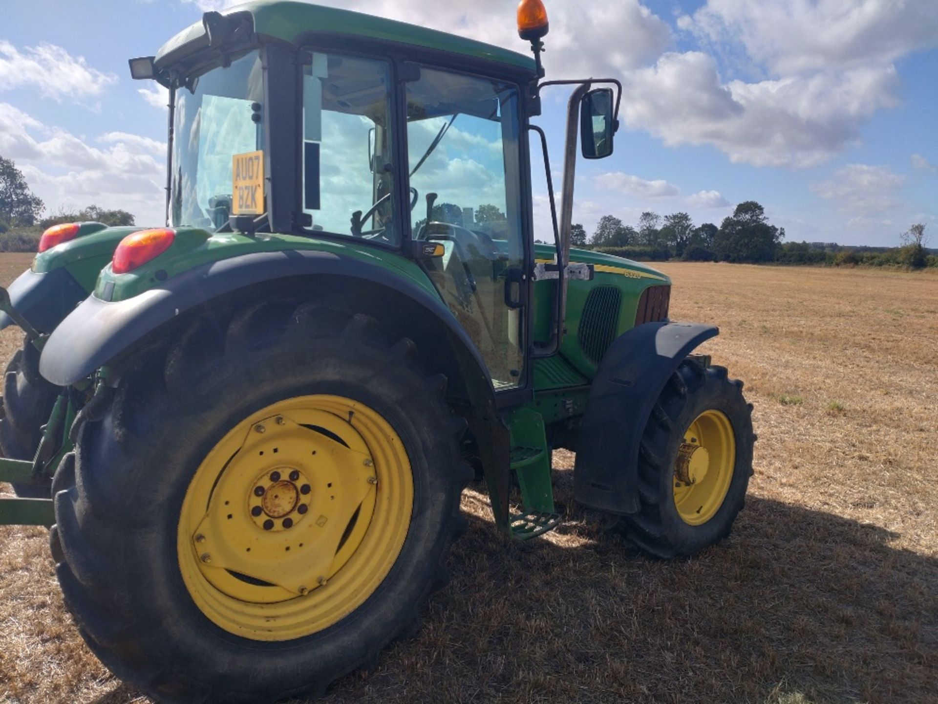 2007 John Deere 6320 SE 4wd tractor, 3797 hours, Reg: AU07 BZK, c/w 11 front wafer weights, - Image 3 of 5