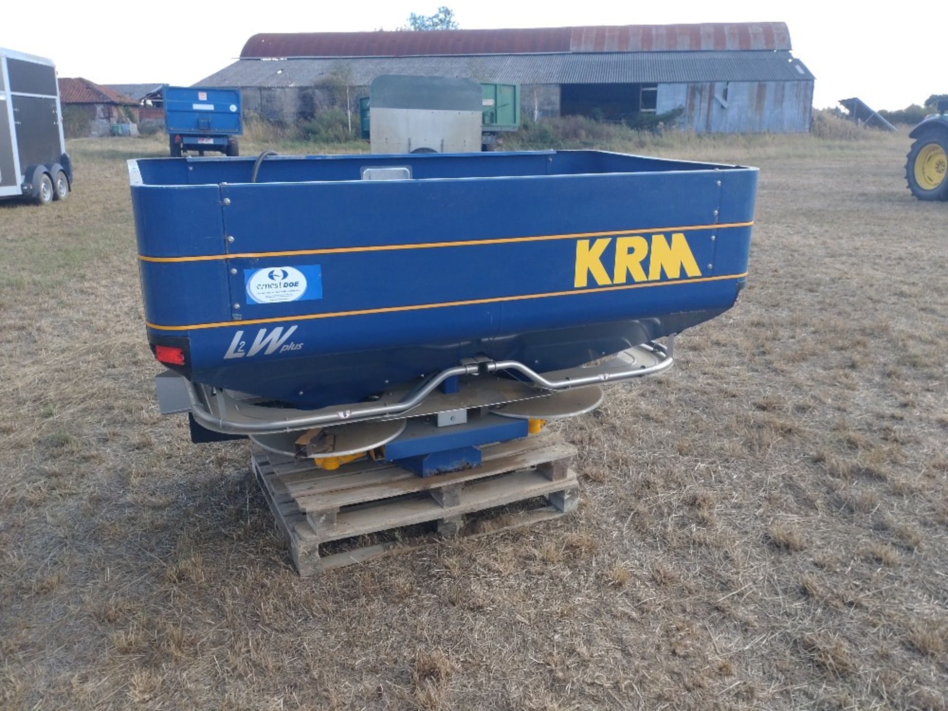 2015 KRM L2W Plus 24m fertiliser spreader, - Image 3 of 4