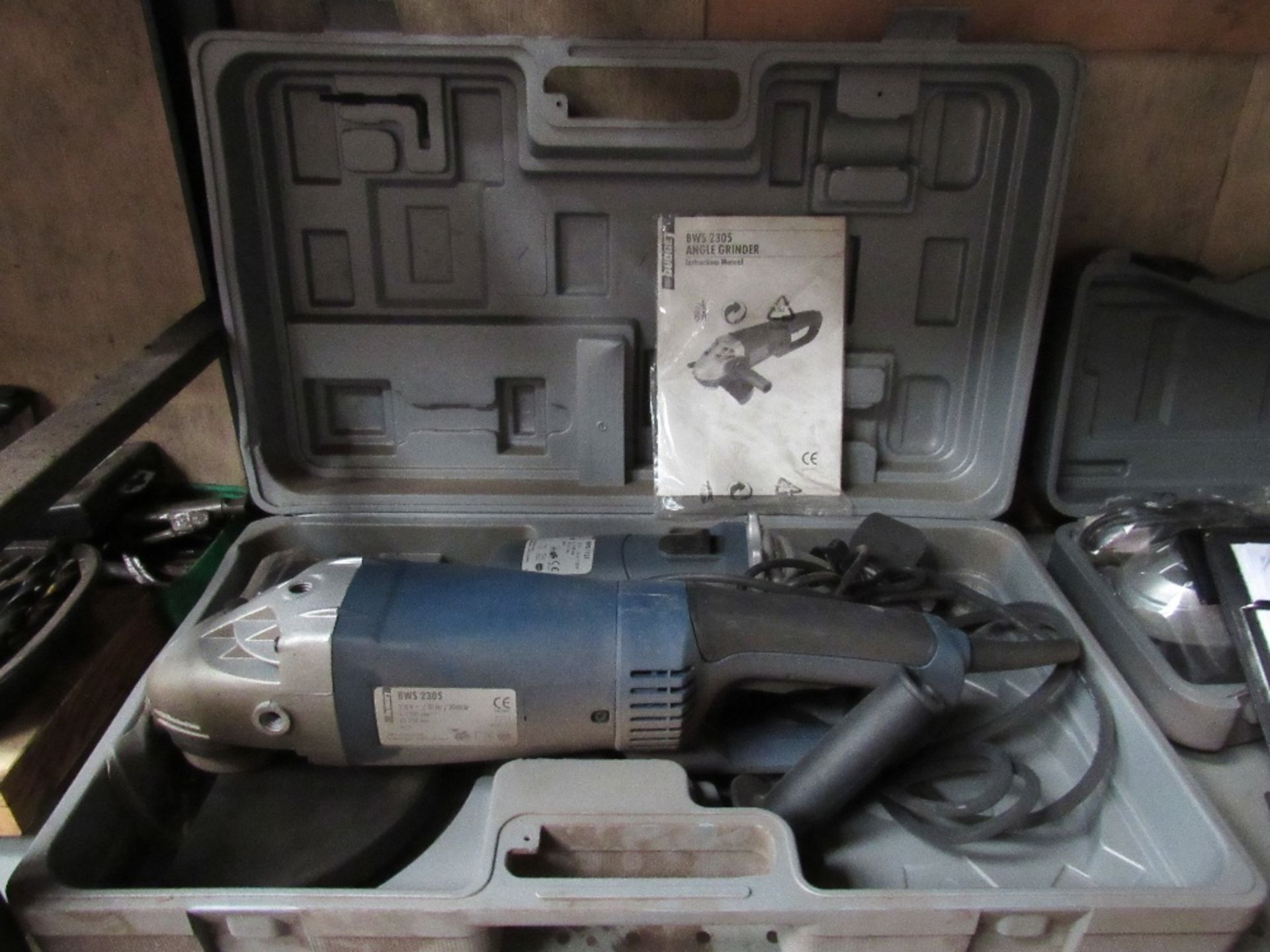 Budget 240 volt 4 1/2" & 9" angle grinder in case