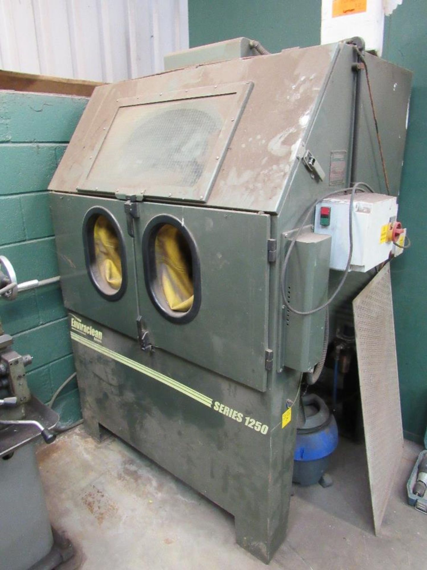 Enviro clean grit blasting cabinets, series 1250,