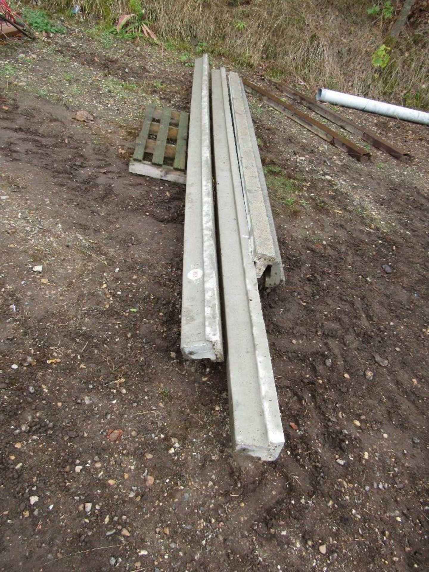 Quantity of concrete floor beams