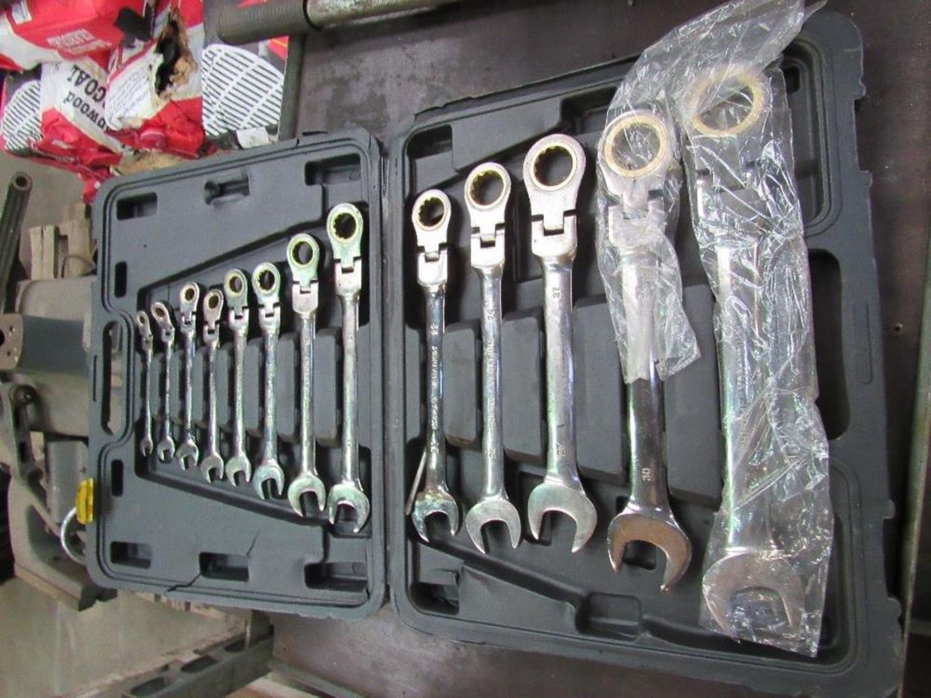 Set of ratchet spanners in box,