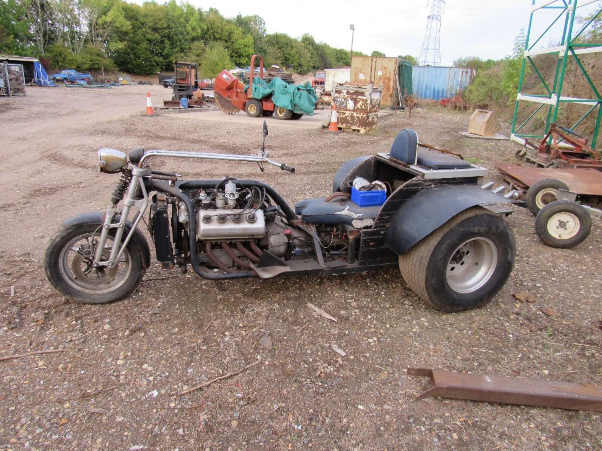Robin Reliant Trike complete with Daimler V8 engine with gear box, serial number: 044003, with V5, - Image 2 of 3