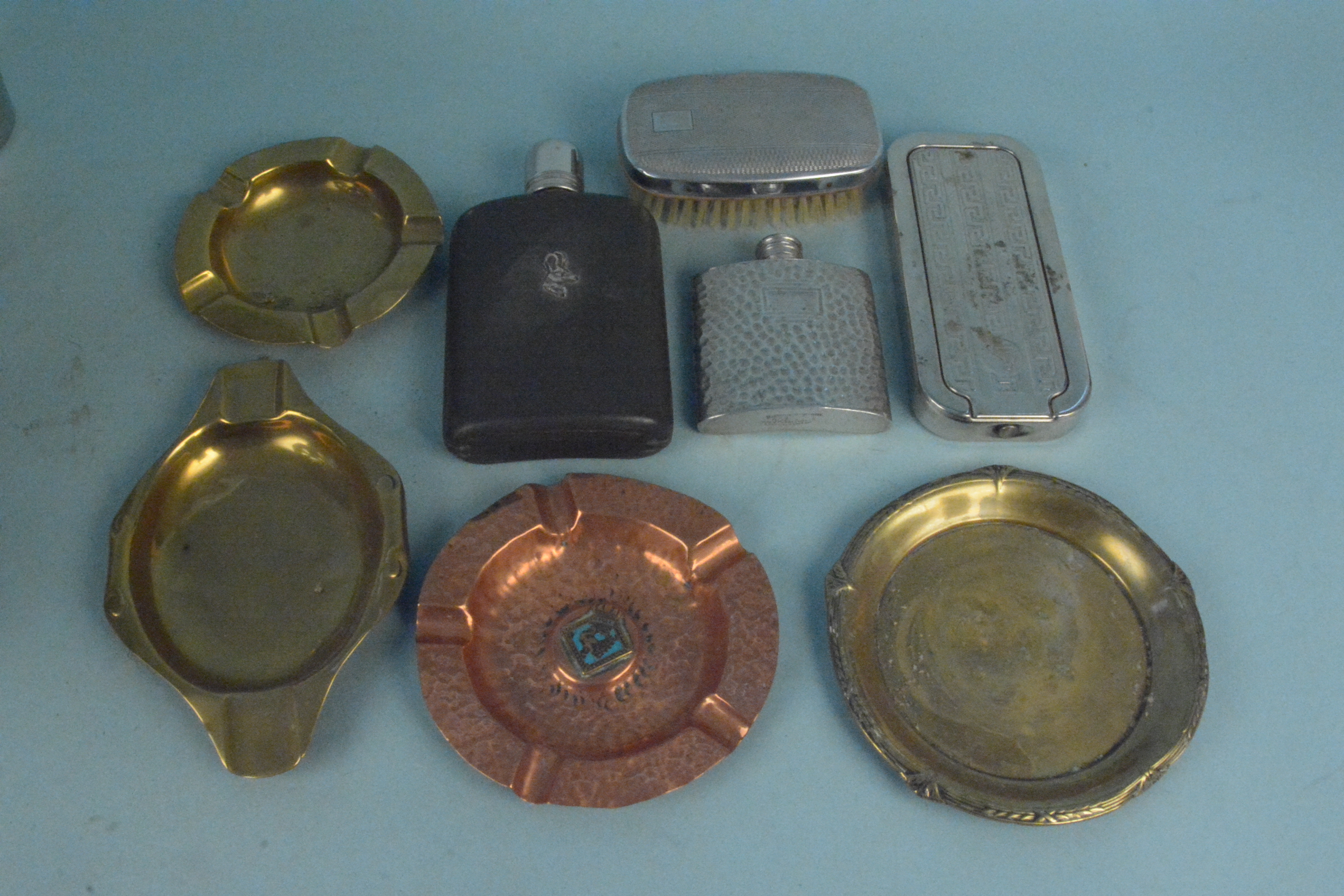 Assorted metal wares to include vintage ash trays, cast iron book stand, plated cocktail shakers, - Image 2 of 3