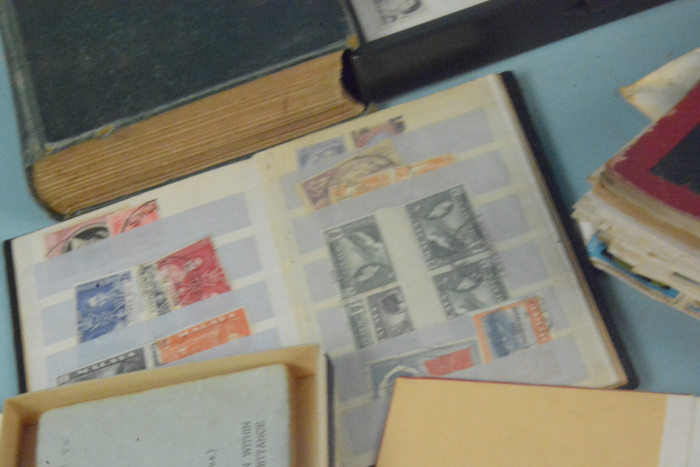 A small selection of British and world stamps, - Image 3 of 3