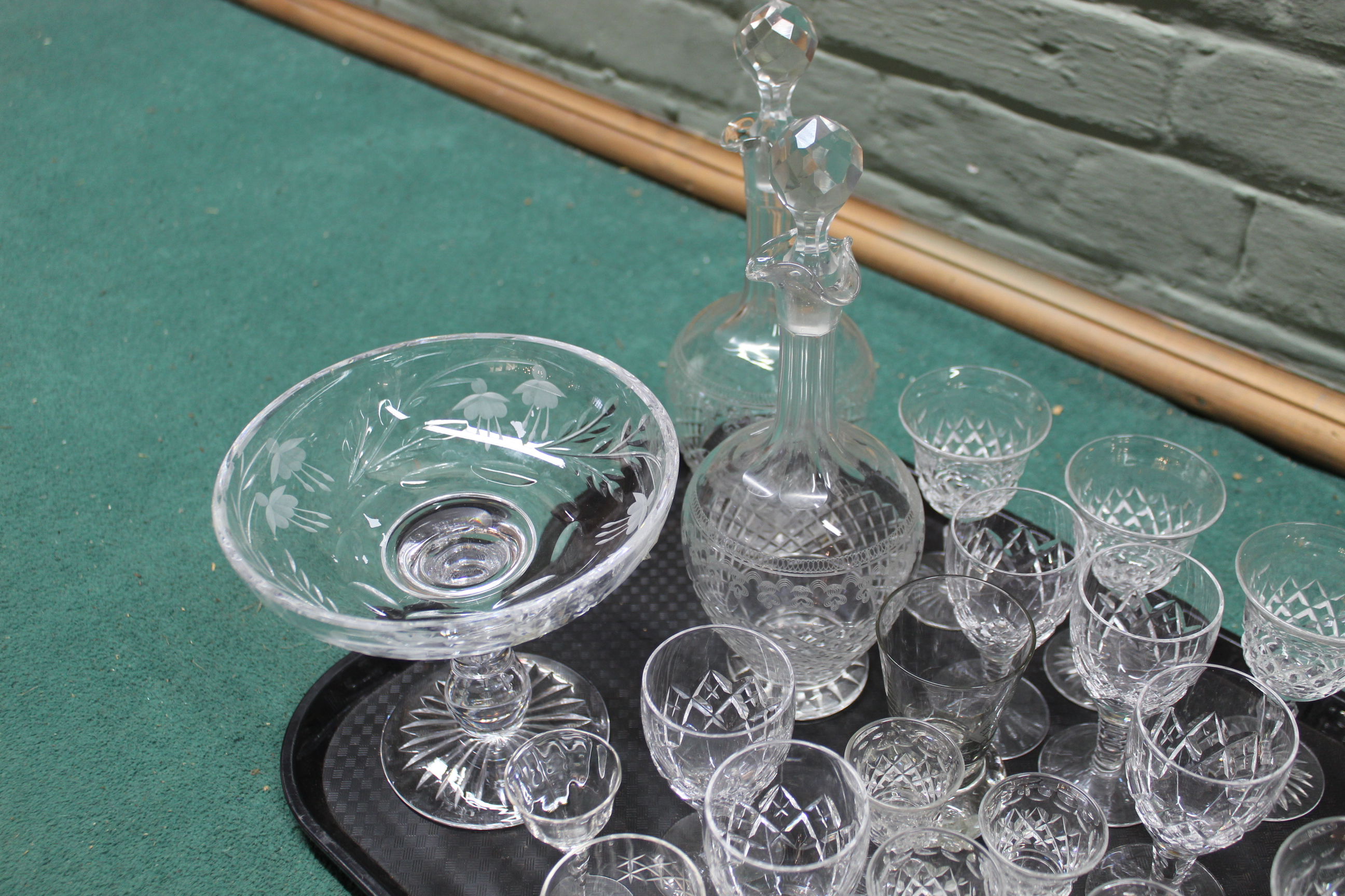 Mixed glassware including a pair of decanters, tazza, - Image 3 of 3