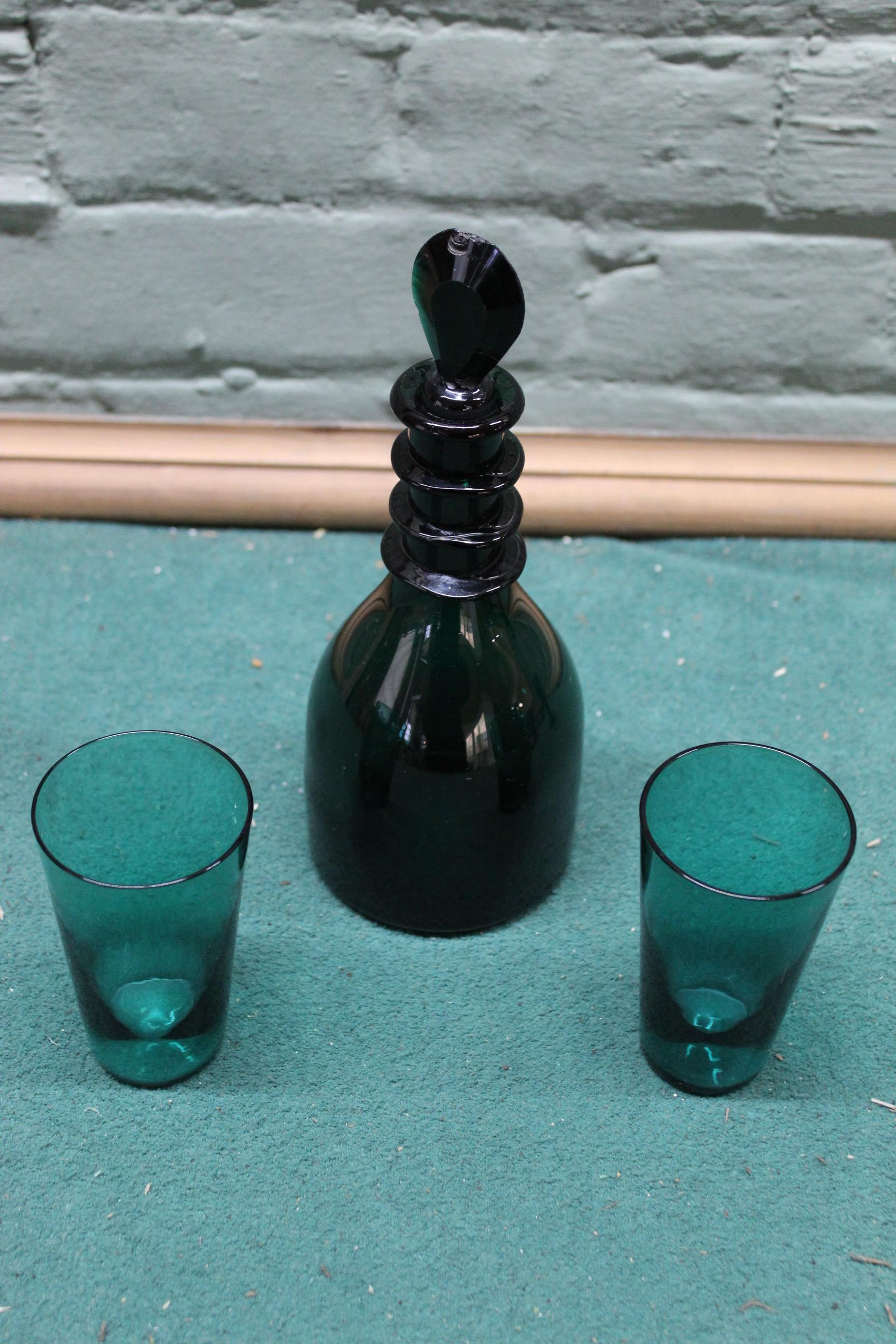 A selection of Victorian green glass including a small decanter plus various drinking glasses - Image 2 of 3