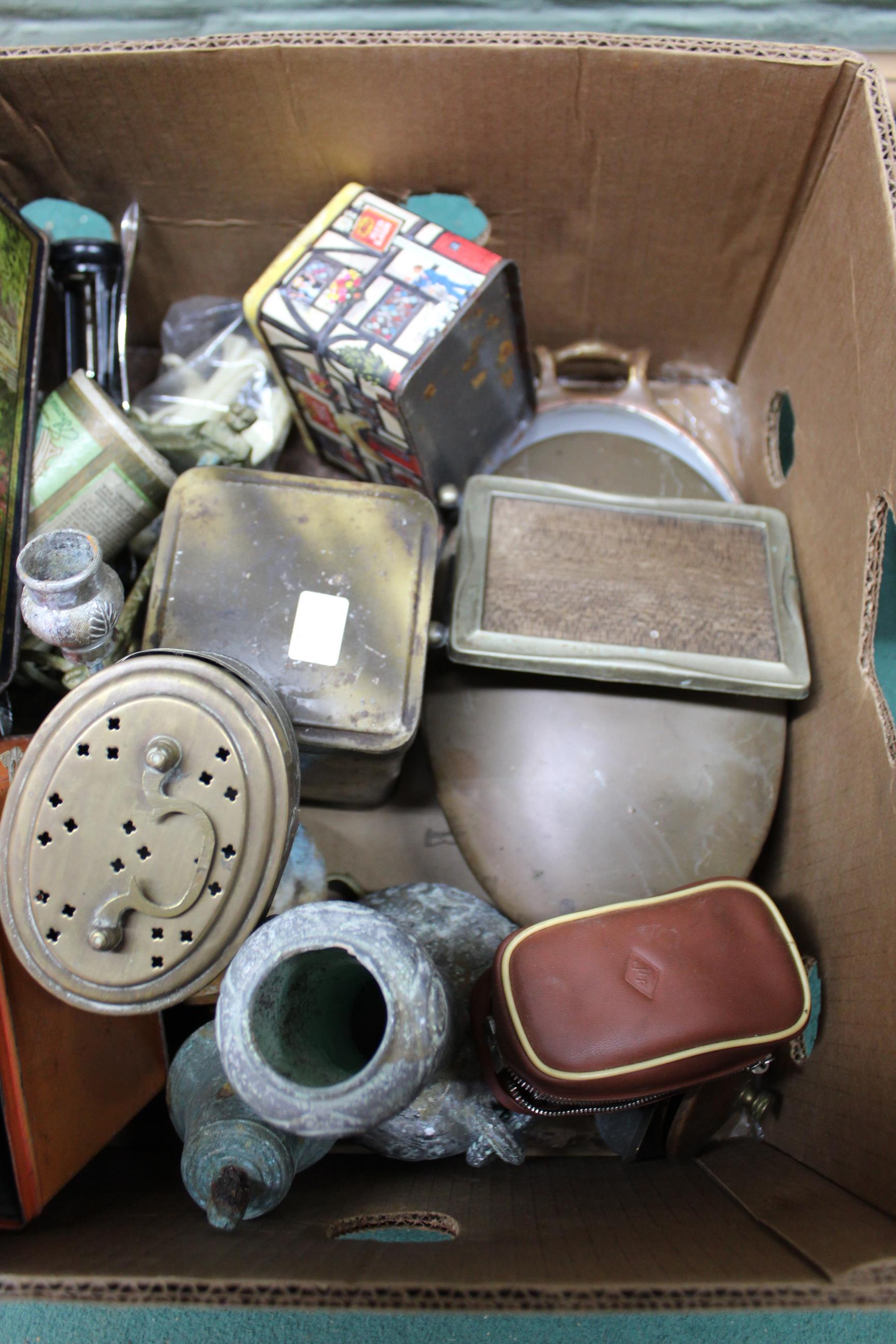 A box of mixed metalwares including a vintage biscuit tin with inner lid - Image 2 of 3