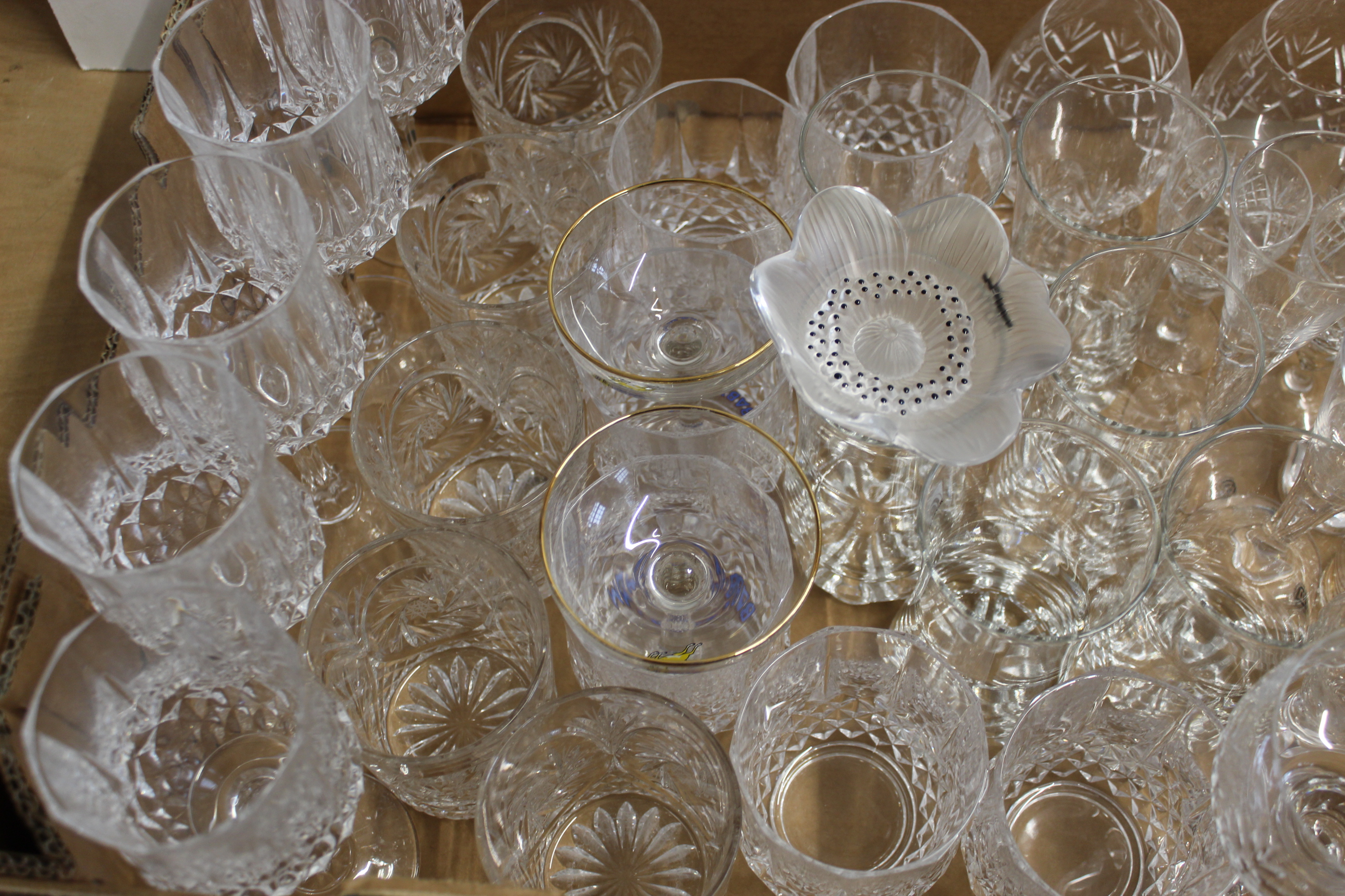 A large box of mixed drinking glasses including lead crystal and a Lalique Paris flower - Image 3 of 3