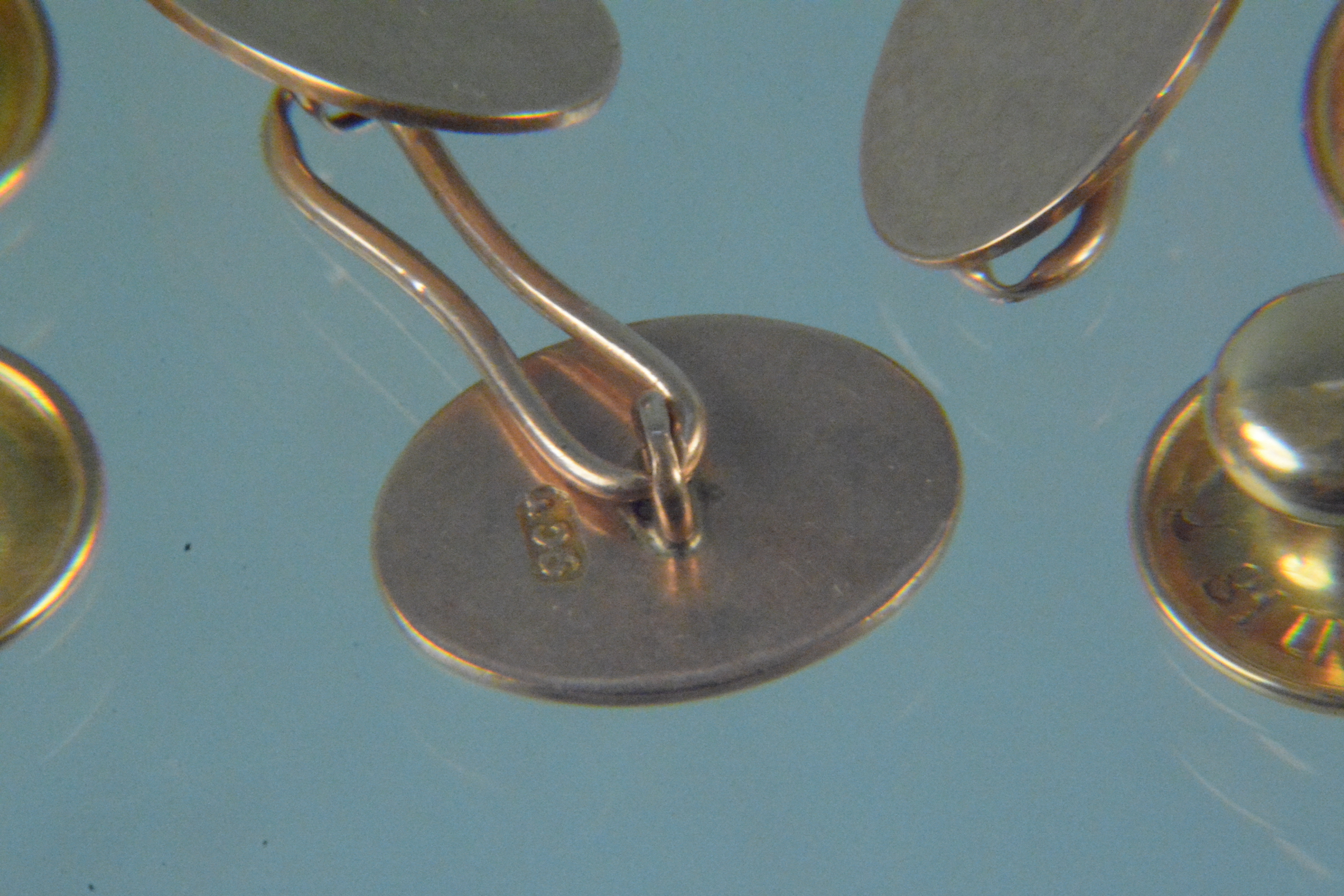 9ct gold cufflinks (one as found), a 9ct gold stud and three 18ct gold studs, - Image 2 of 3