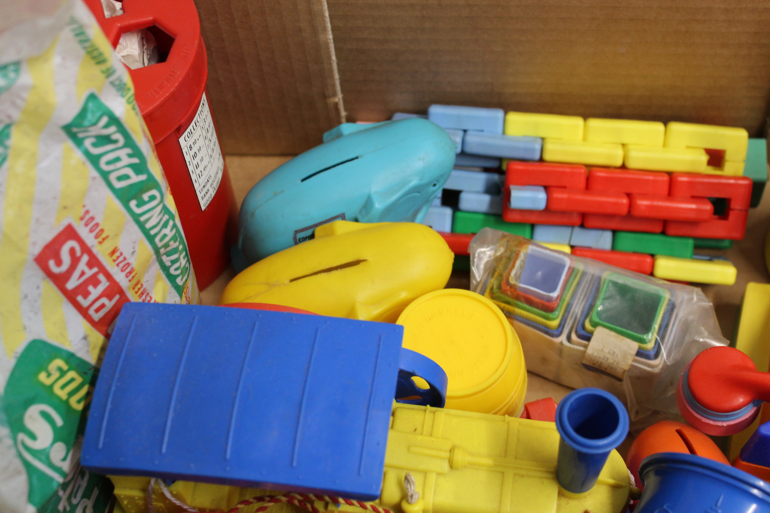 A box of mixed childrens play/learning toys - Image 3 of 3