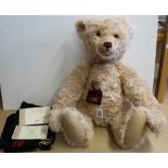 Steiff, a North American 2007 exclusive large sized bear 'Ernst and Elsa'