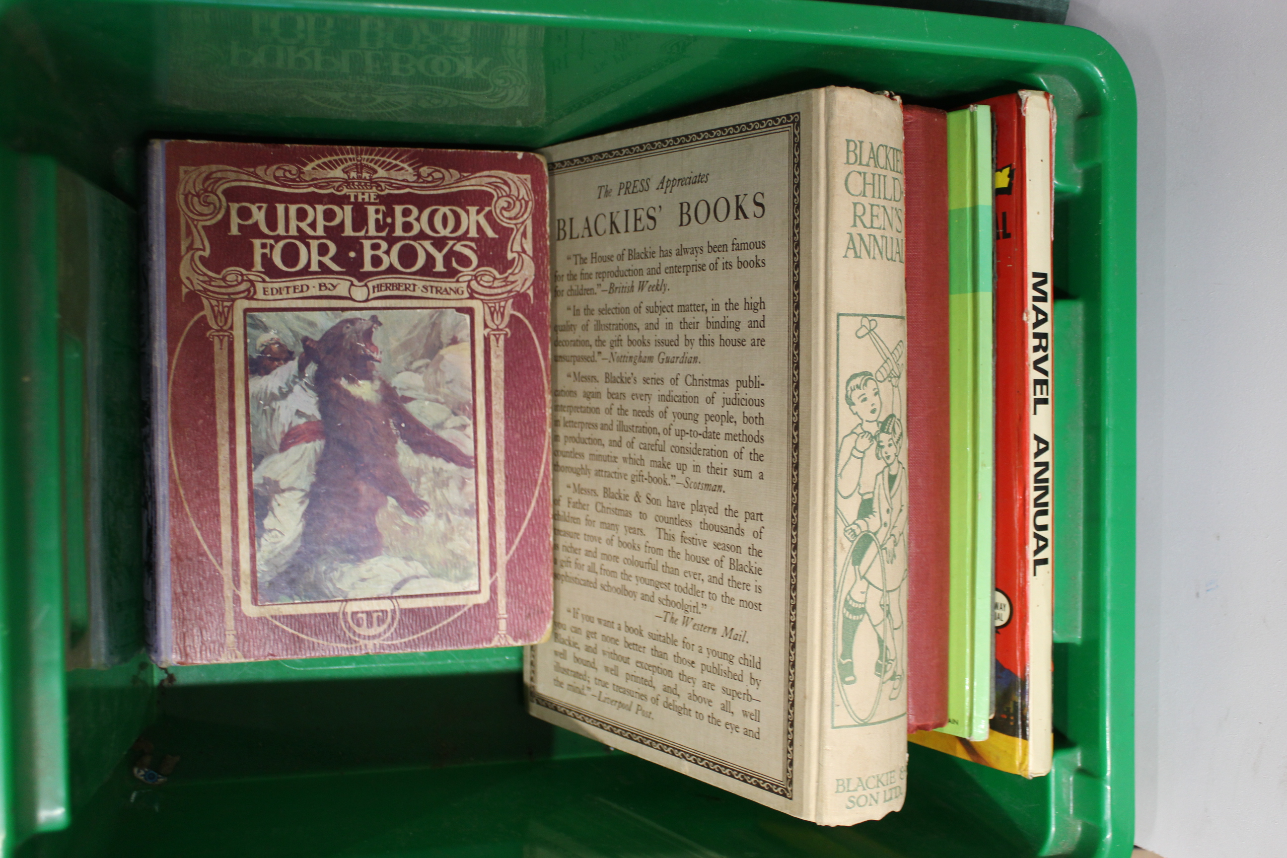 A box and a bit of vintage childrens annuals, the earliest from 1924 through the 30's, - Image 3 of 3