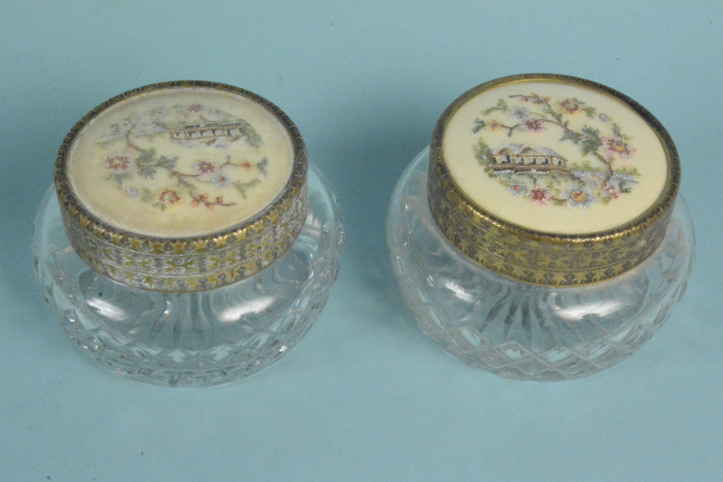 A vintage lace inlaid dressing table set with cut glass powder pots with embroidered inserts (as - Image 3 of 3