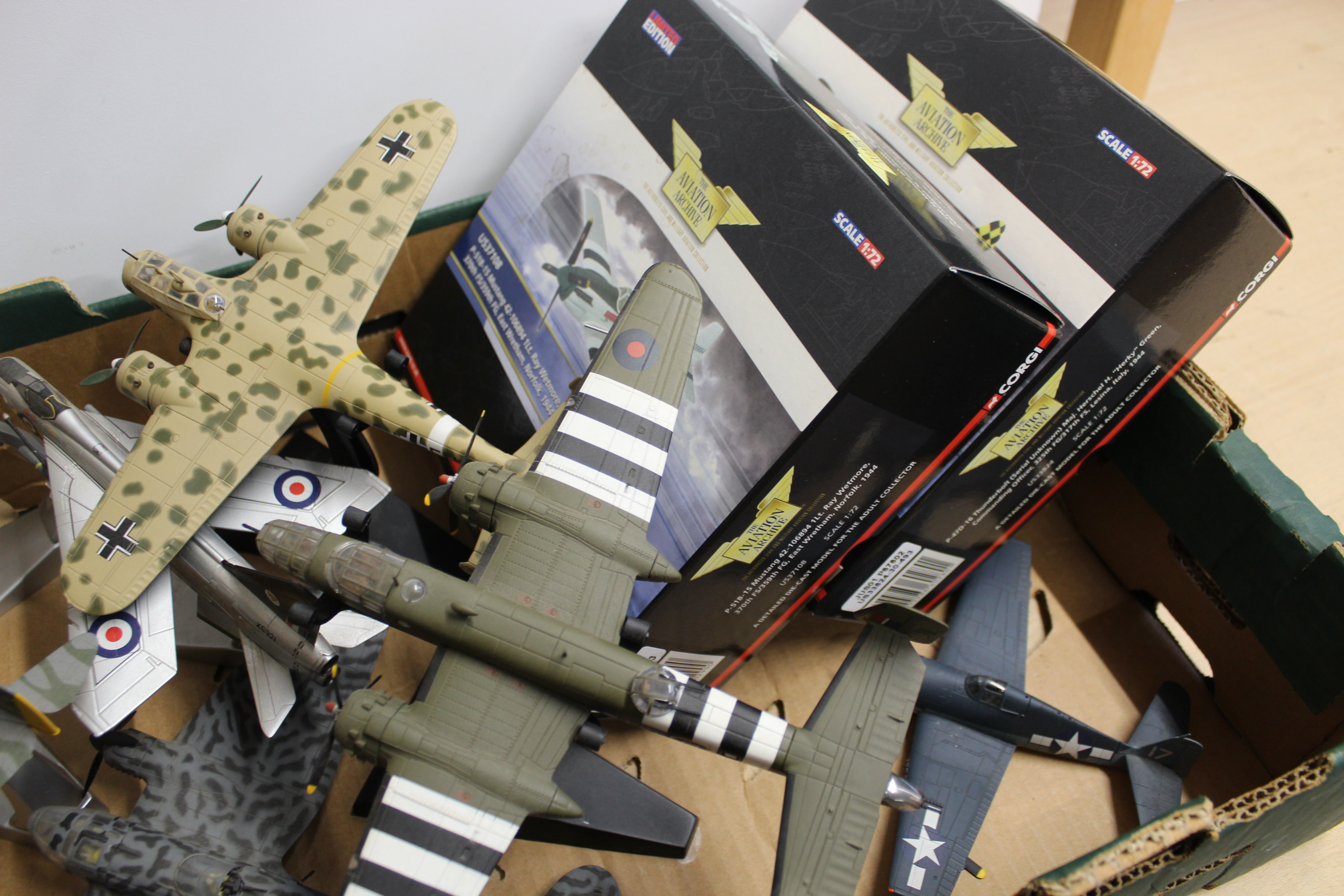 Two boxed Corgi Aviation Archive aeroplane models plus six model craft on stands - Image 3 of 3