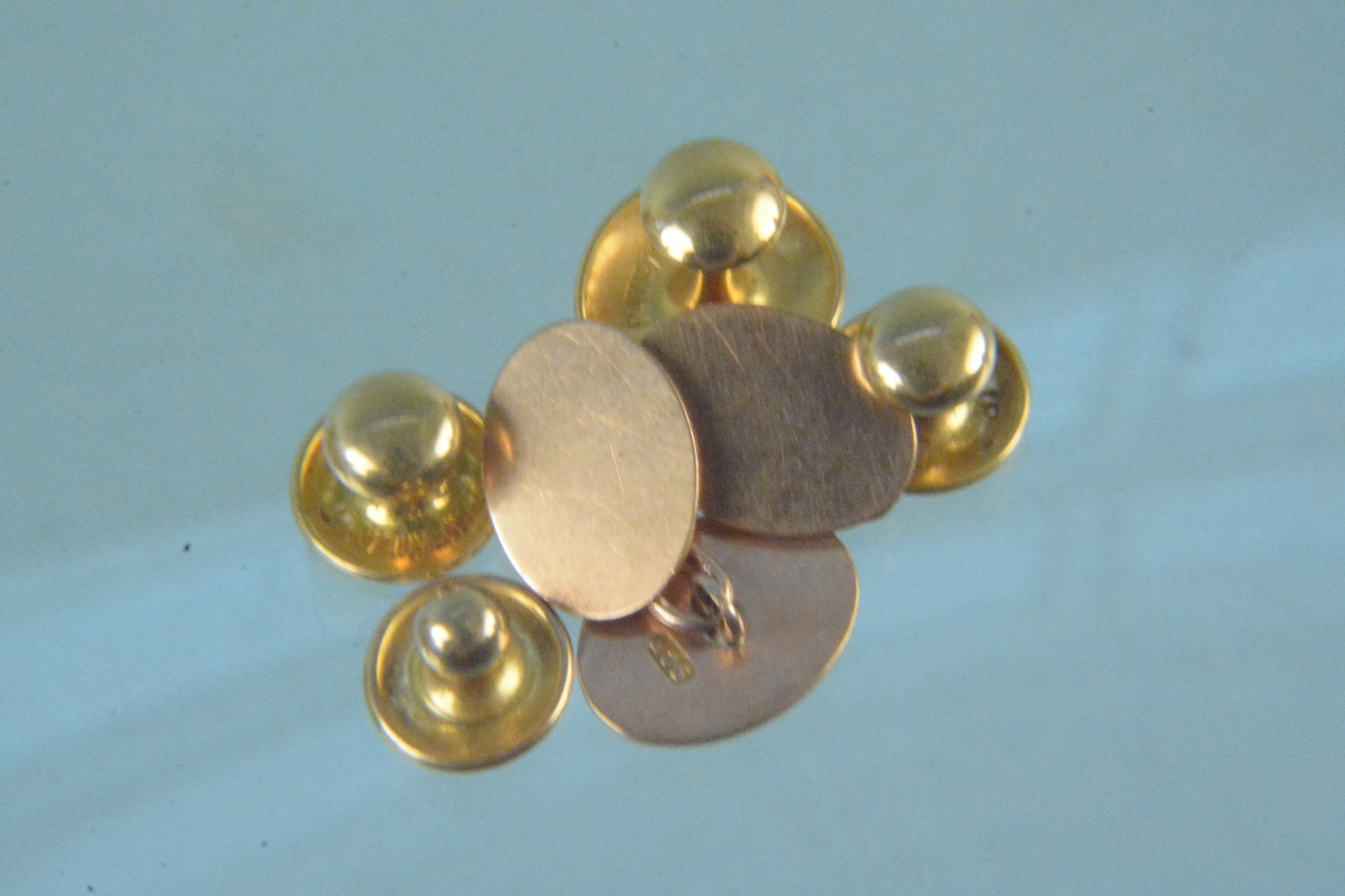 9ct gold cufflinks (one as found), a 9ct gold stud and three 18ct gold studs, - Image 3 of 3