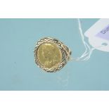 An 1899 half sovereign in 9ct gold ring mount, size L 1/2, weight approx 7.