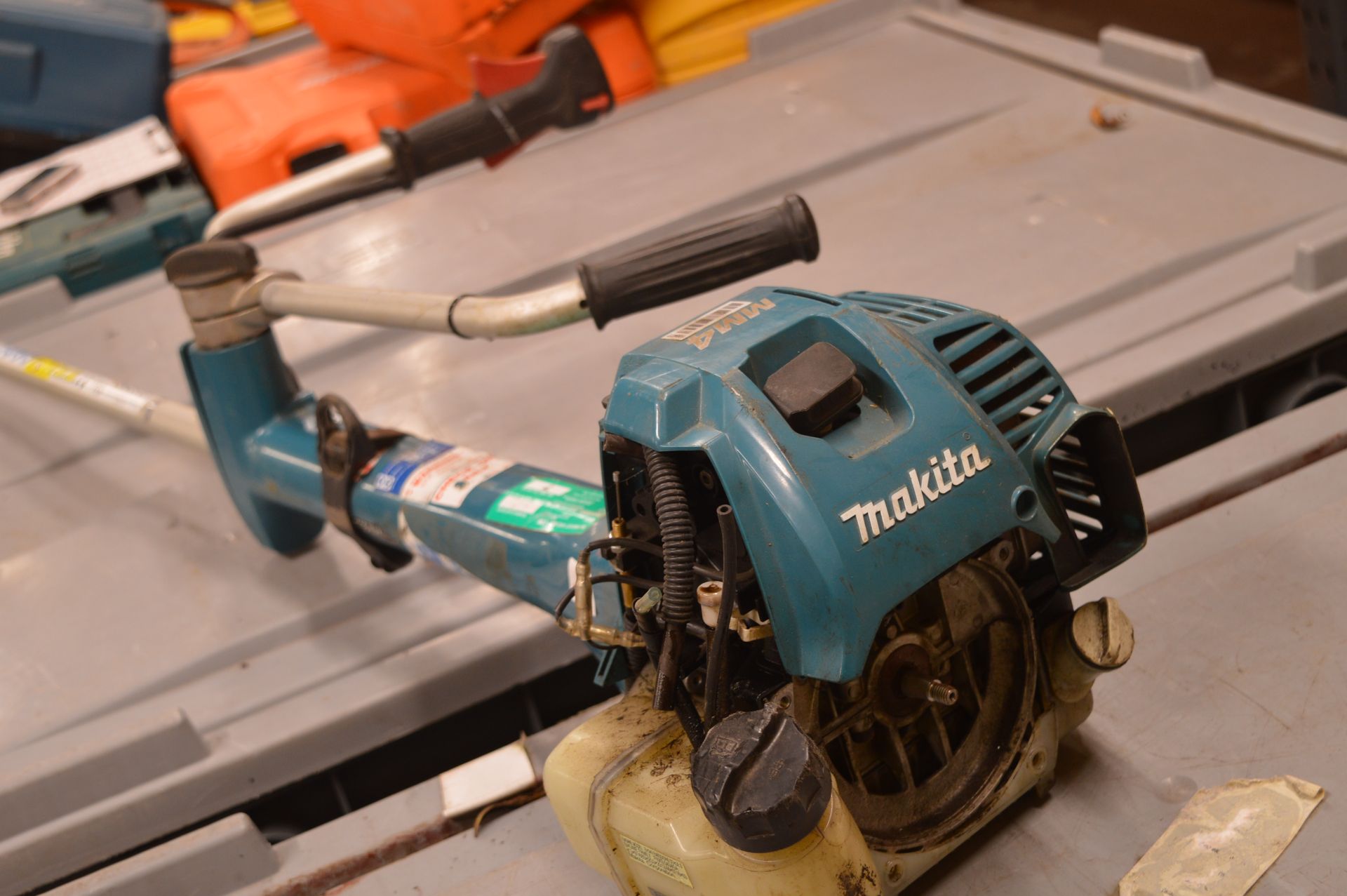 *Makita MM4 Strimmer (missing parts. for spares of repairs) - Image 2 of 2