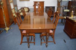 Victorian Mahogany Extending Dining Table with Four Dinners and One Carver