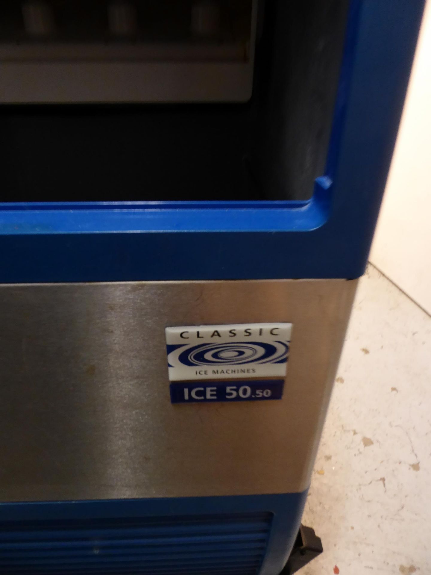 * Classic Ice 50 ice machine 560w x 600d x 620h - Image 2 of 3