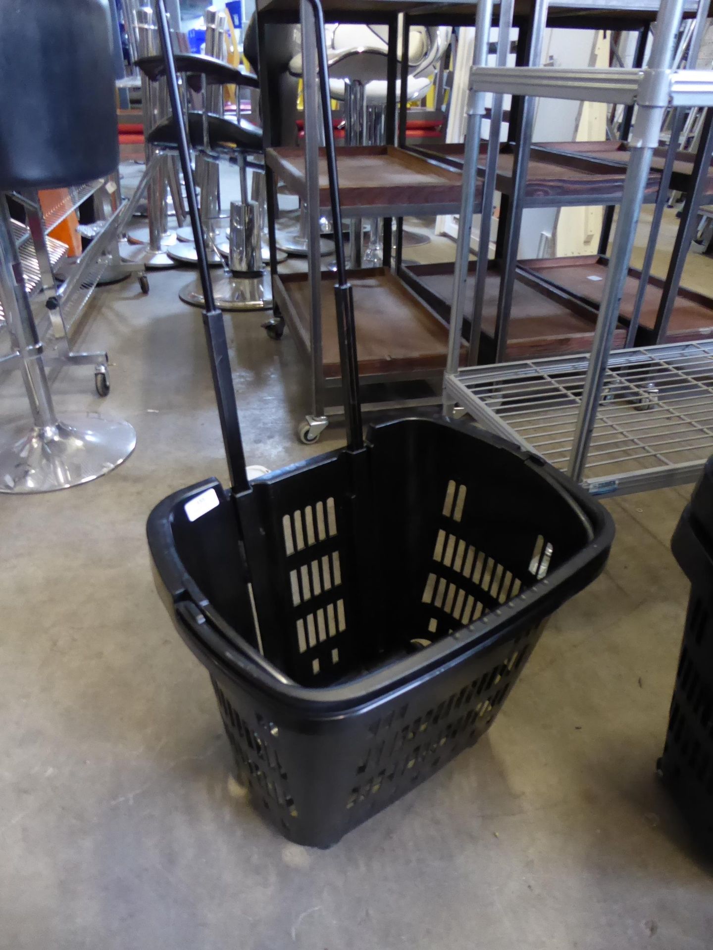 * 6 x pull along shopping baskets on castors