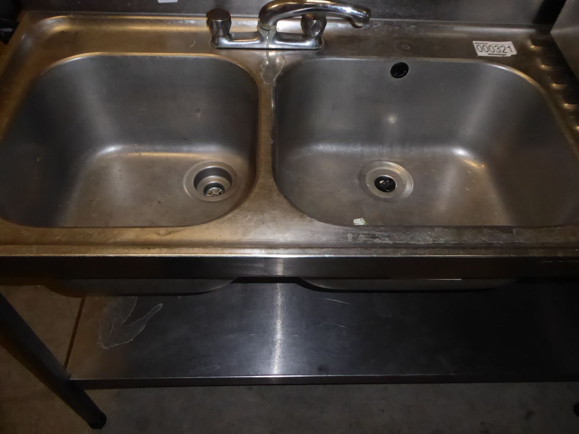 * double bowl stainless steel sink Sissons right hand drainer with taps 1500w x 600d - Image 2 of 2