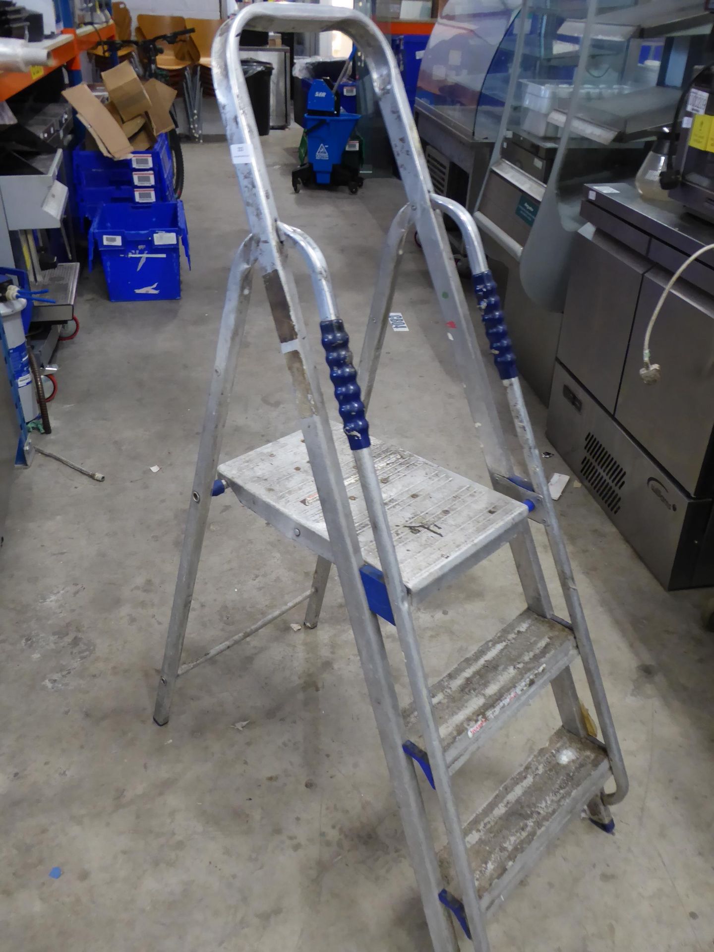 * small 3 step step ladder