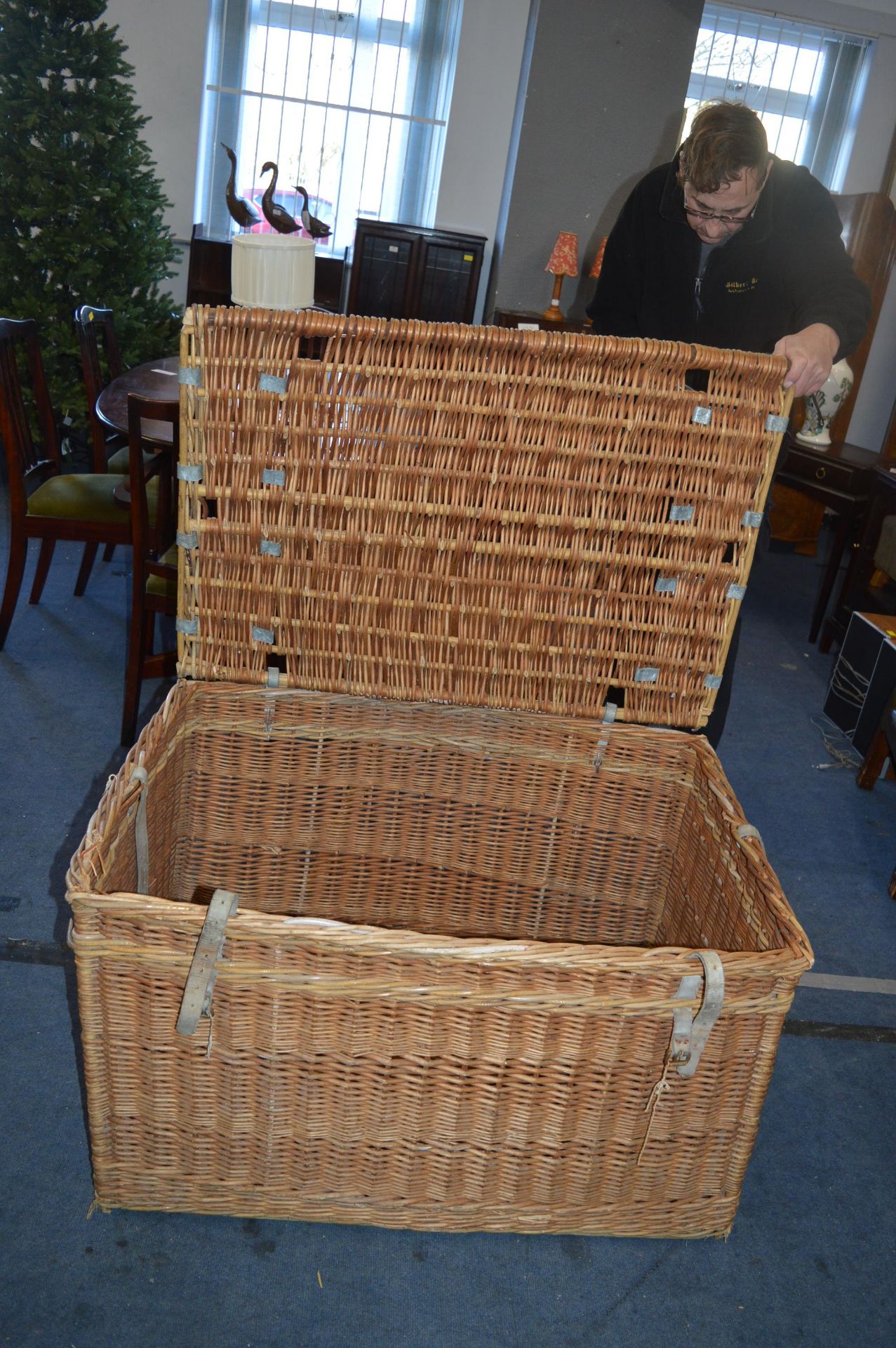 *Large Vintage Commercial Laundry Basket 103x70cm - Image 2 of 2