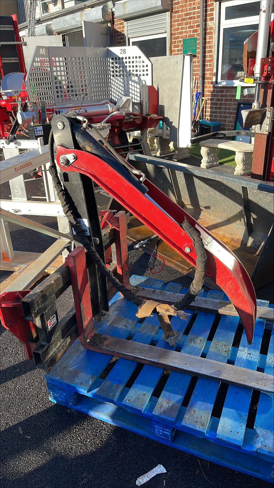 *Igland Loading Tines with Hydraulic Grab - Image 2 of 5