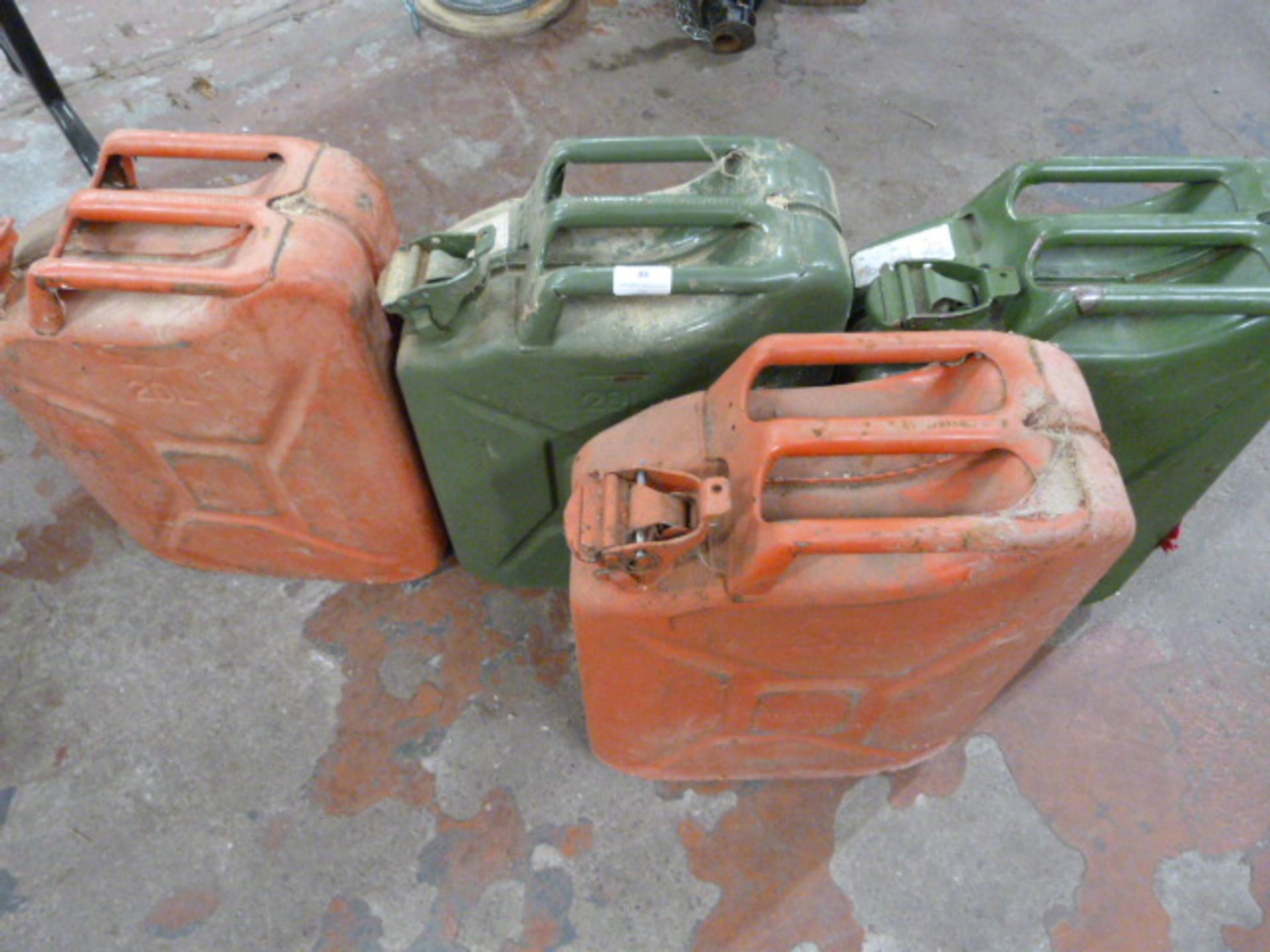 *4x Jerry Cans