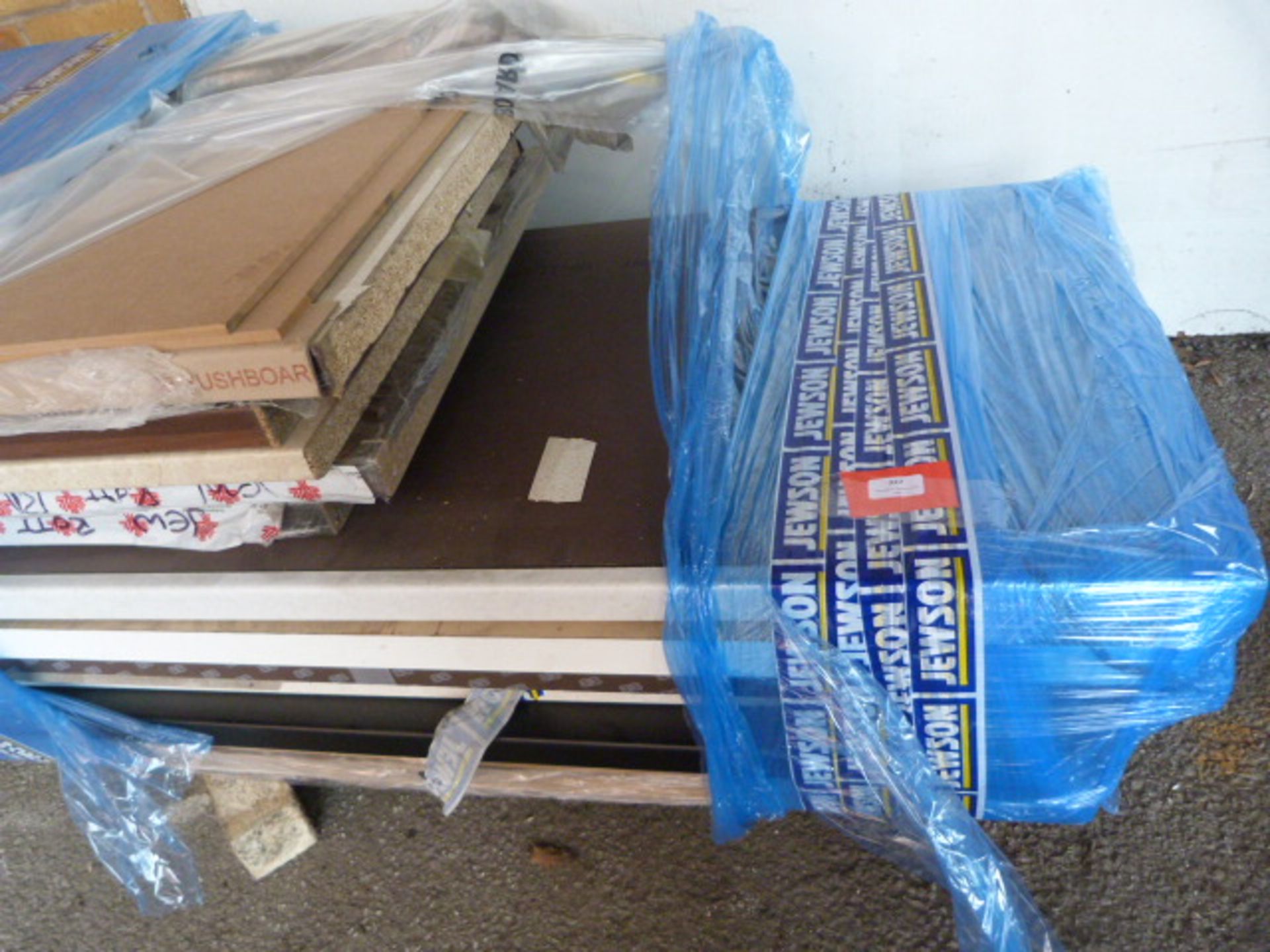 *Pallet of Assorted Worktops up to ~425cm - Image 2 of 2