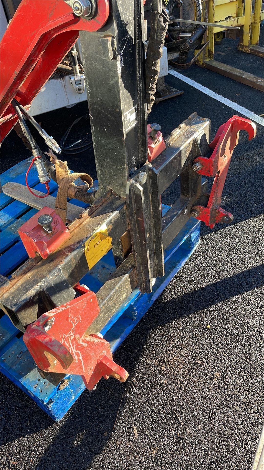*Igland Loading Tines with Hydraulic Grab - Image 5 of 5