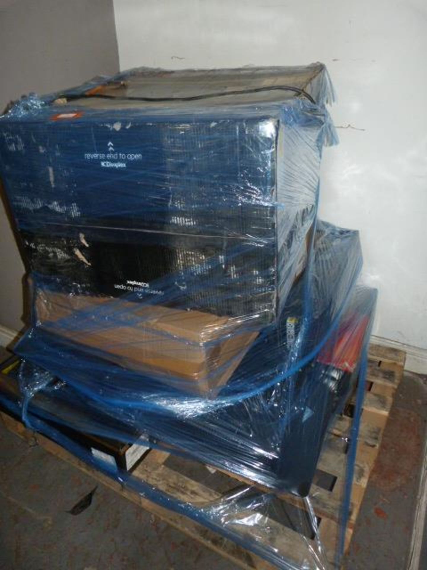 *Small Pallet of Electric Fires (Salvage)