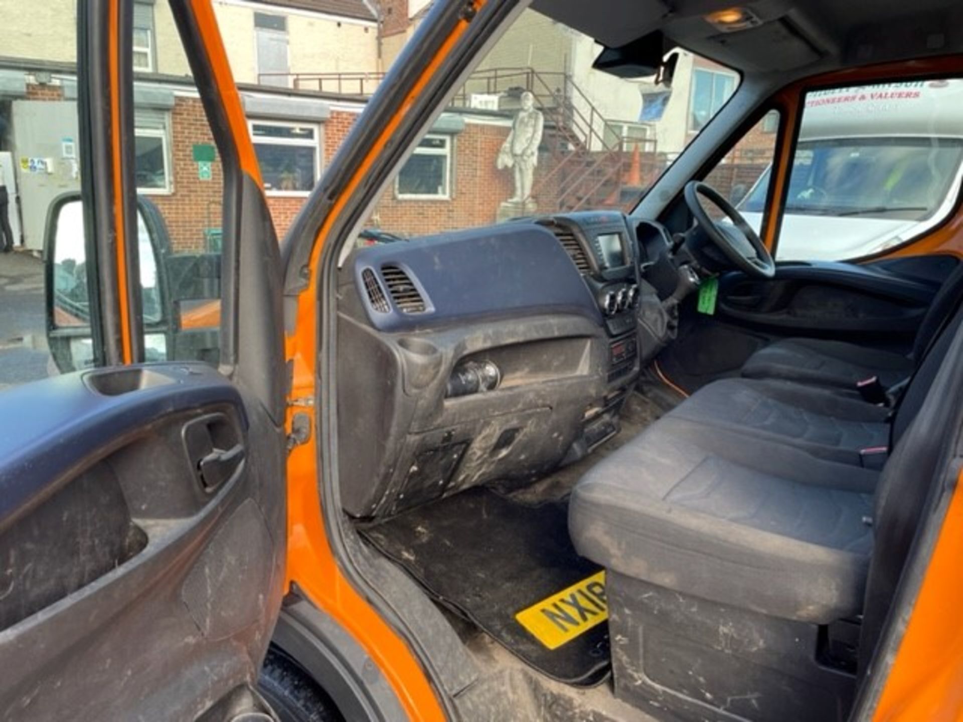 *Iveco Daily 5ton 180 Auto Tipper, Reg: NX18 OMA, 3810 engine hours, Mileage 126,911 - Image 5 of 10