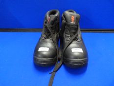 Warrior Safety Boots Size: 9 (new)