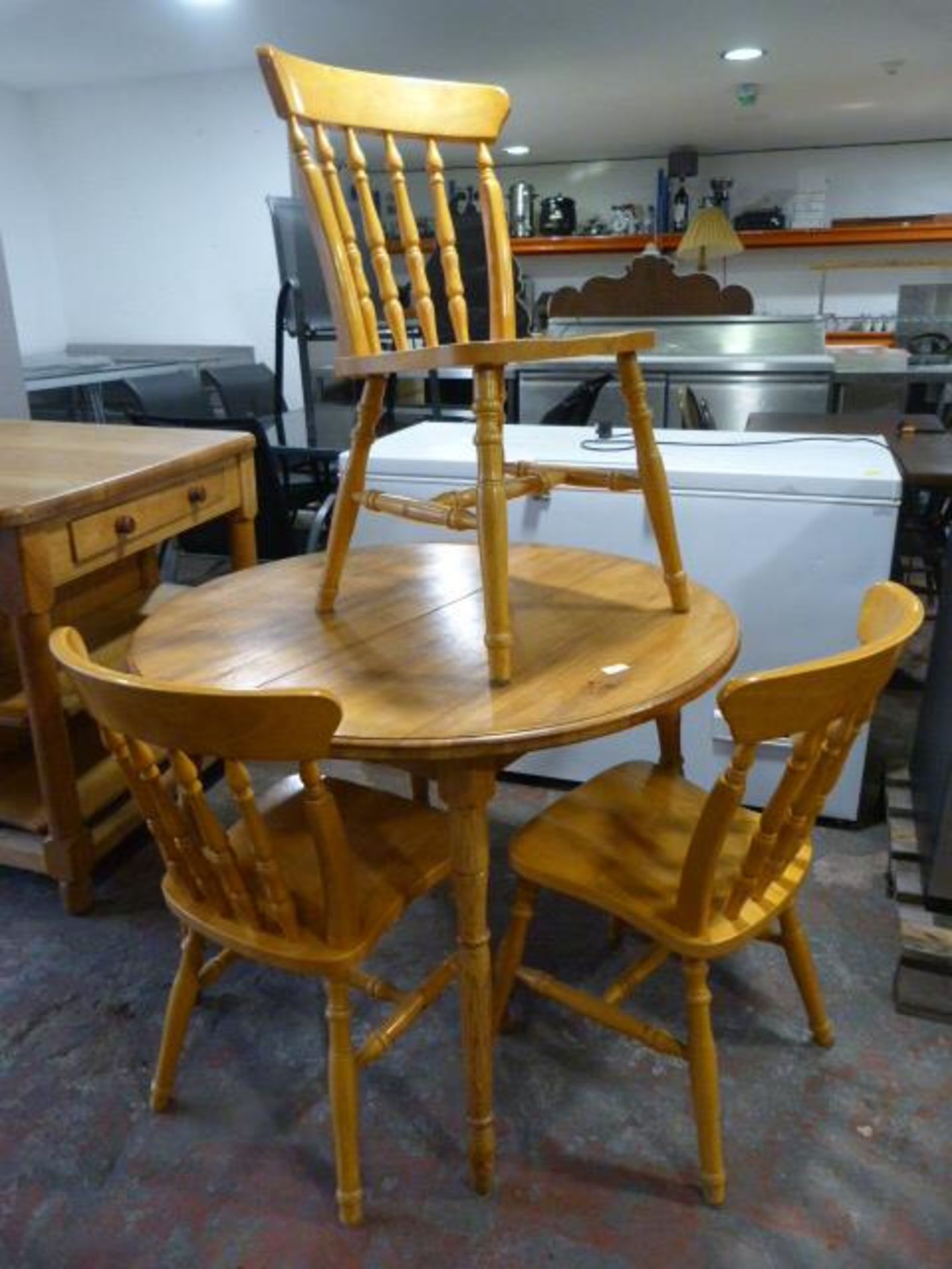 Round Pine Extending Table (no leaf) ~101cm diamet