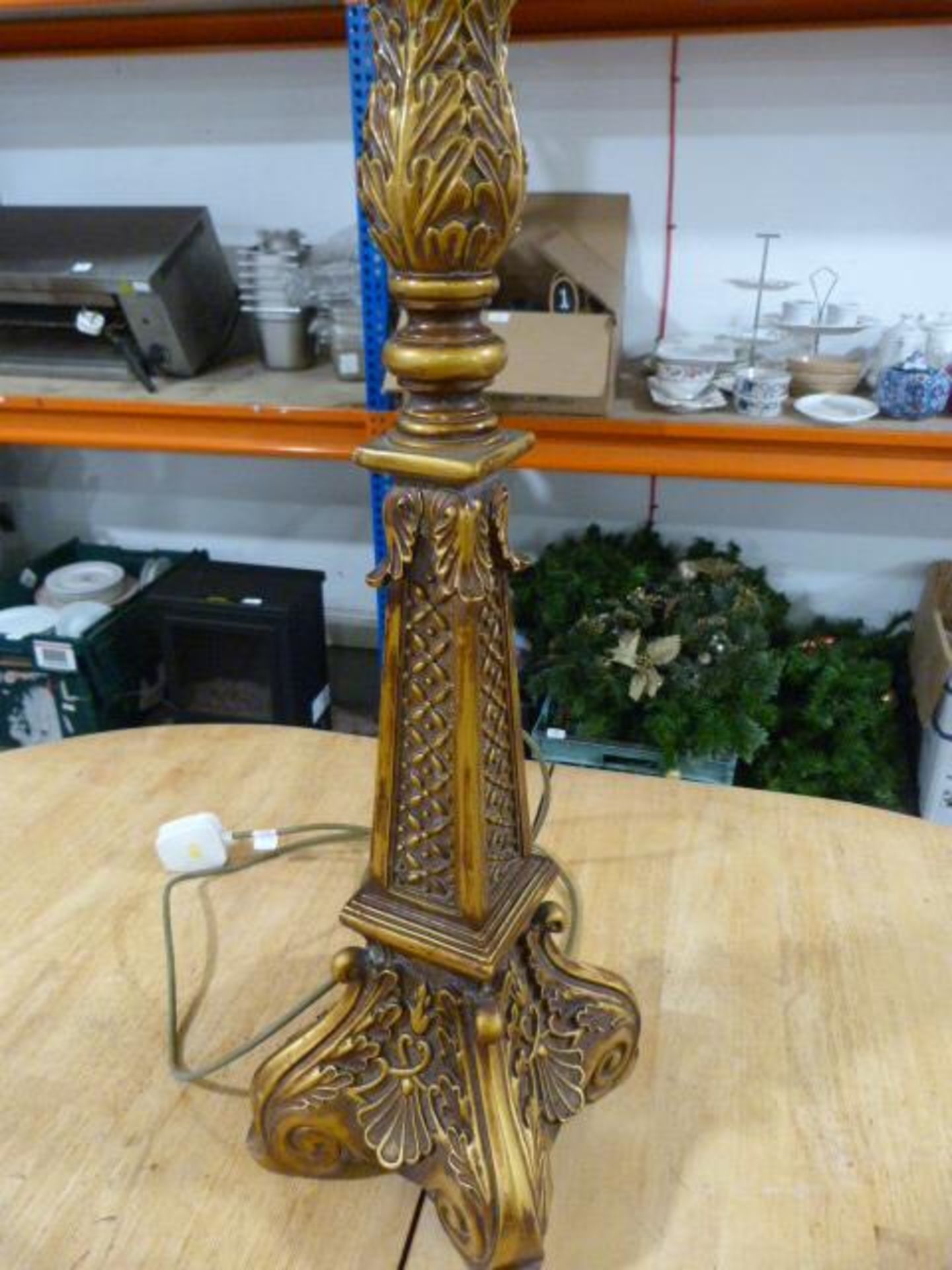 Large Reproduction Table Lamp ~3'5" with Shade - Image 2 of 2
