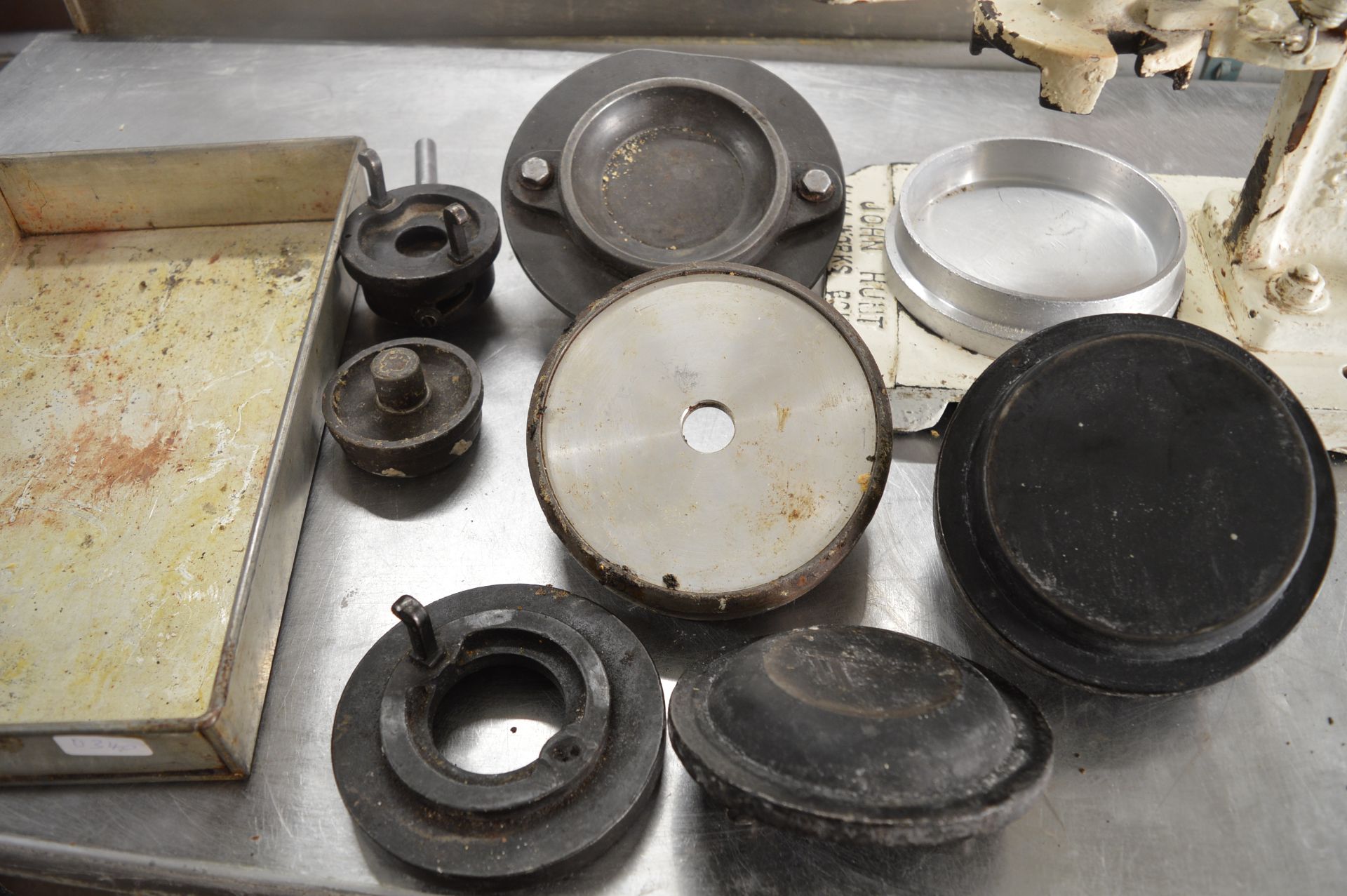 John Hunt Pie Press and Associated Moulds - Image 2 of 3