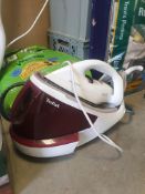 * 1x Tefal Steam Iron