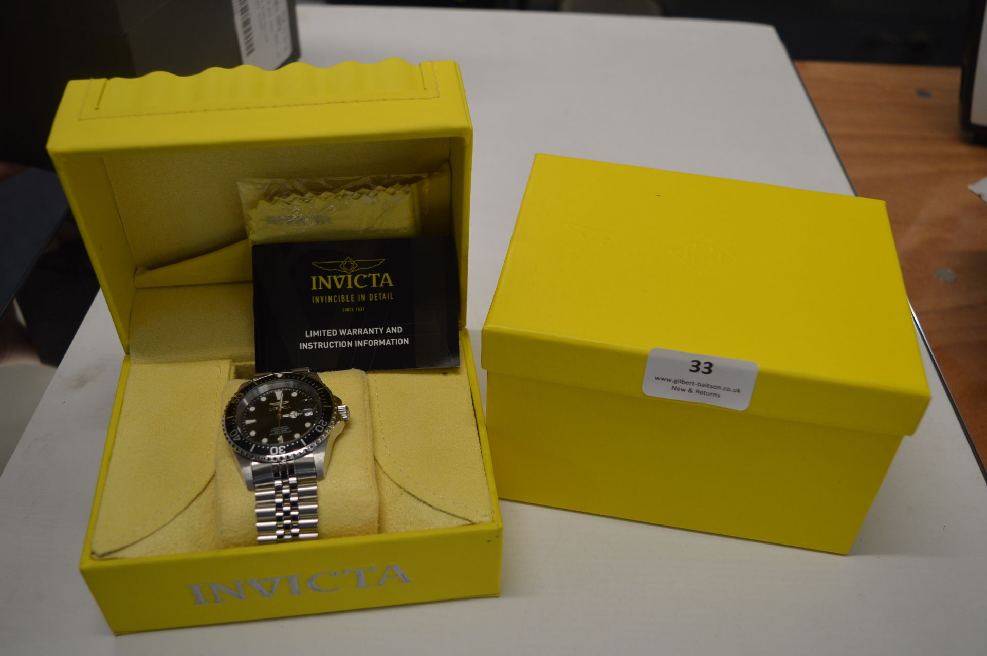 *Invicta Men's Wristwatch