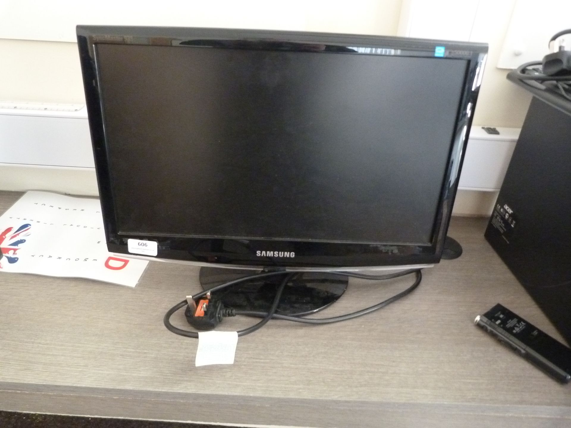 *Samsung Monitor with Power Supply