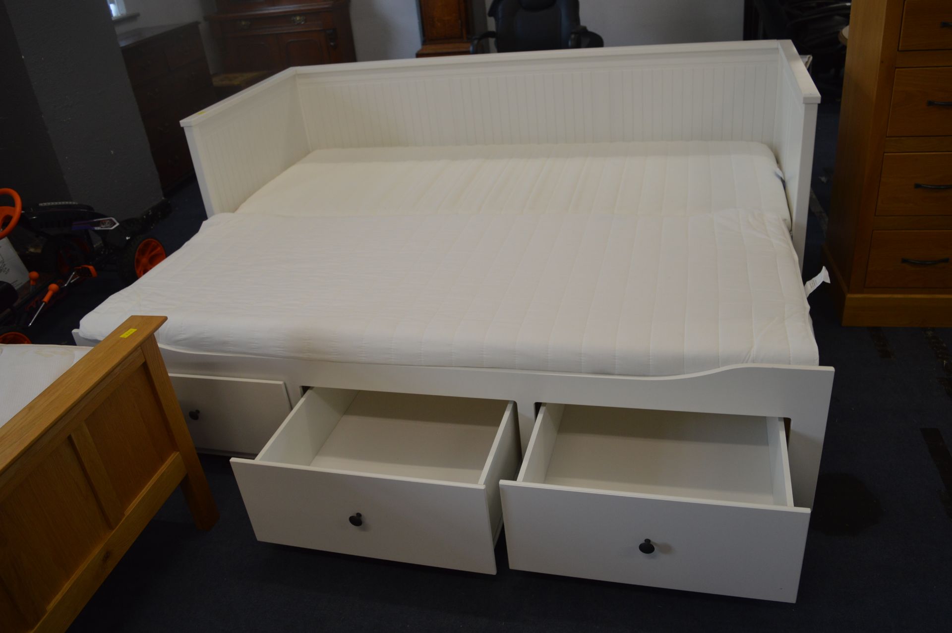 Ikea Hemnes White Extending Day Bed - Image 3 of 3