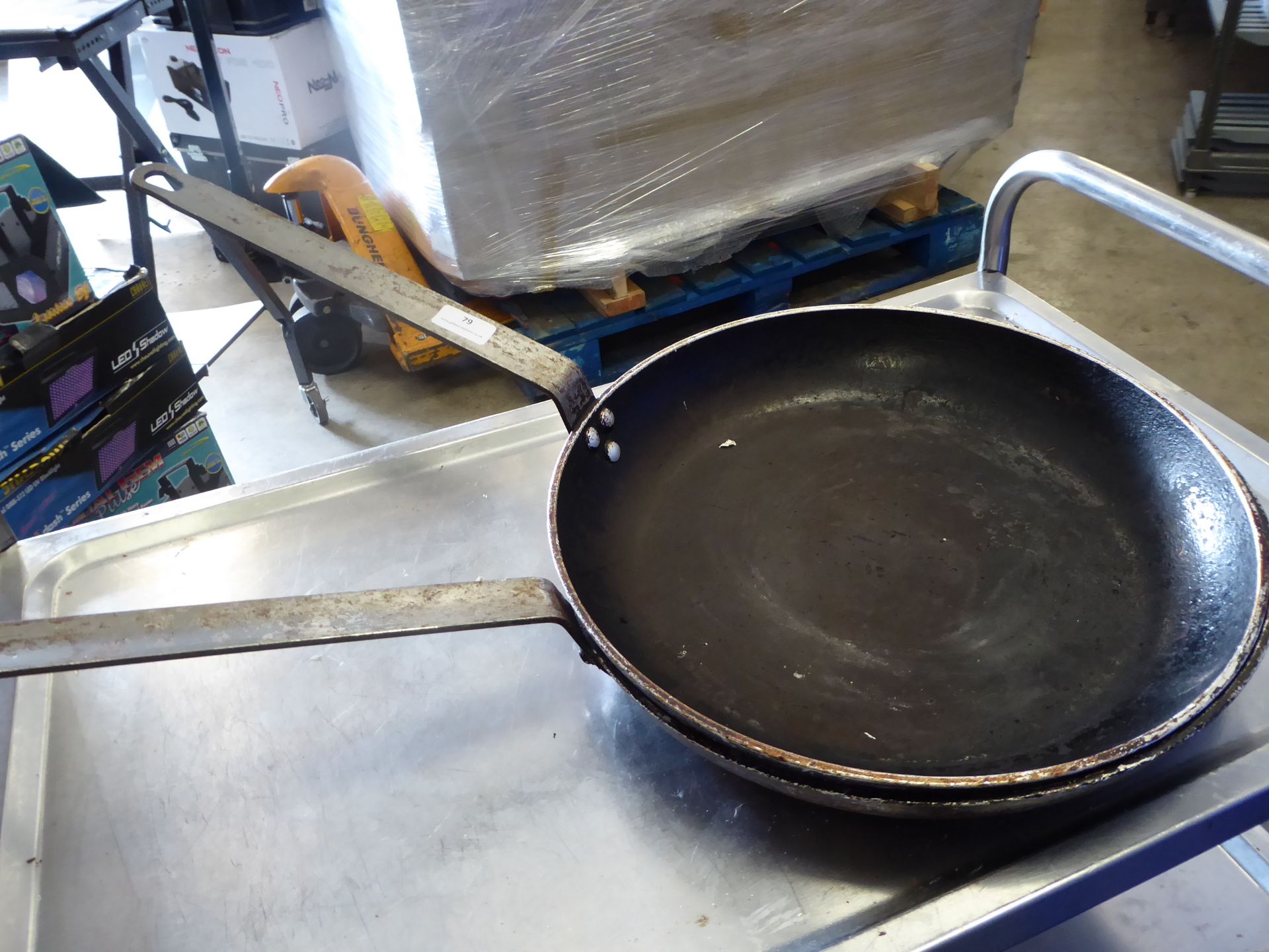 * 2 x 40cm cast frying pans