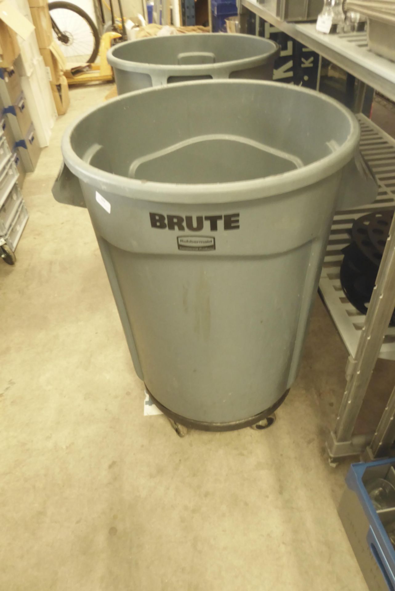 * Brute Rubbermaid large grey bin on castors