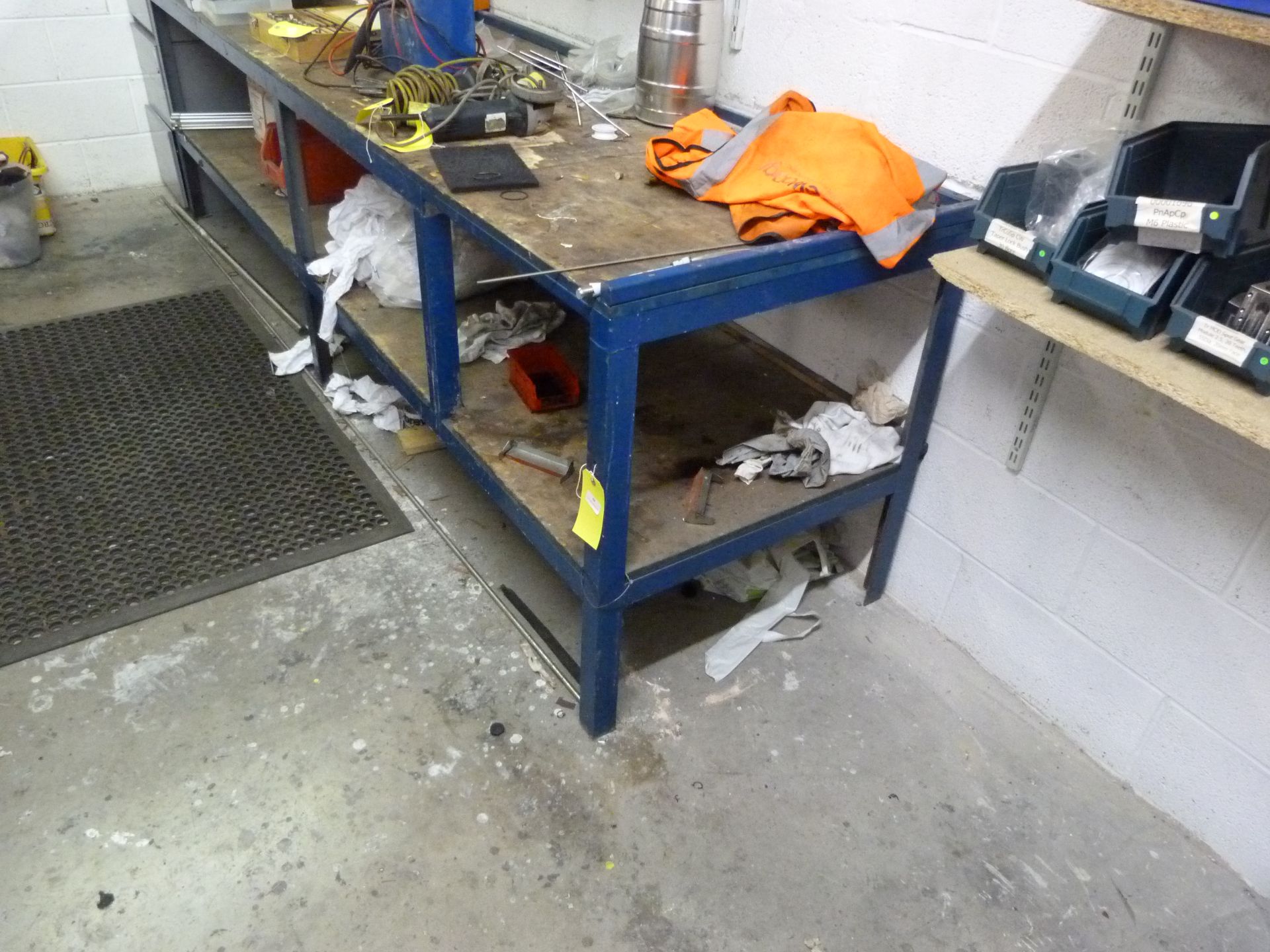 *Steel Work Bench with Wooden Top and Shelf 3000x7