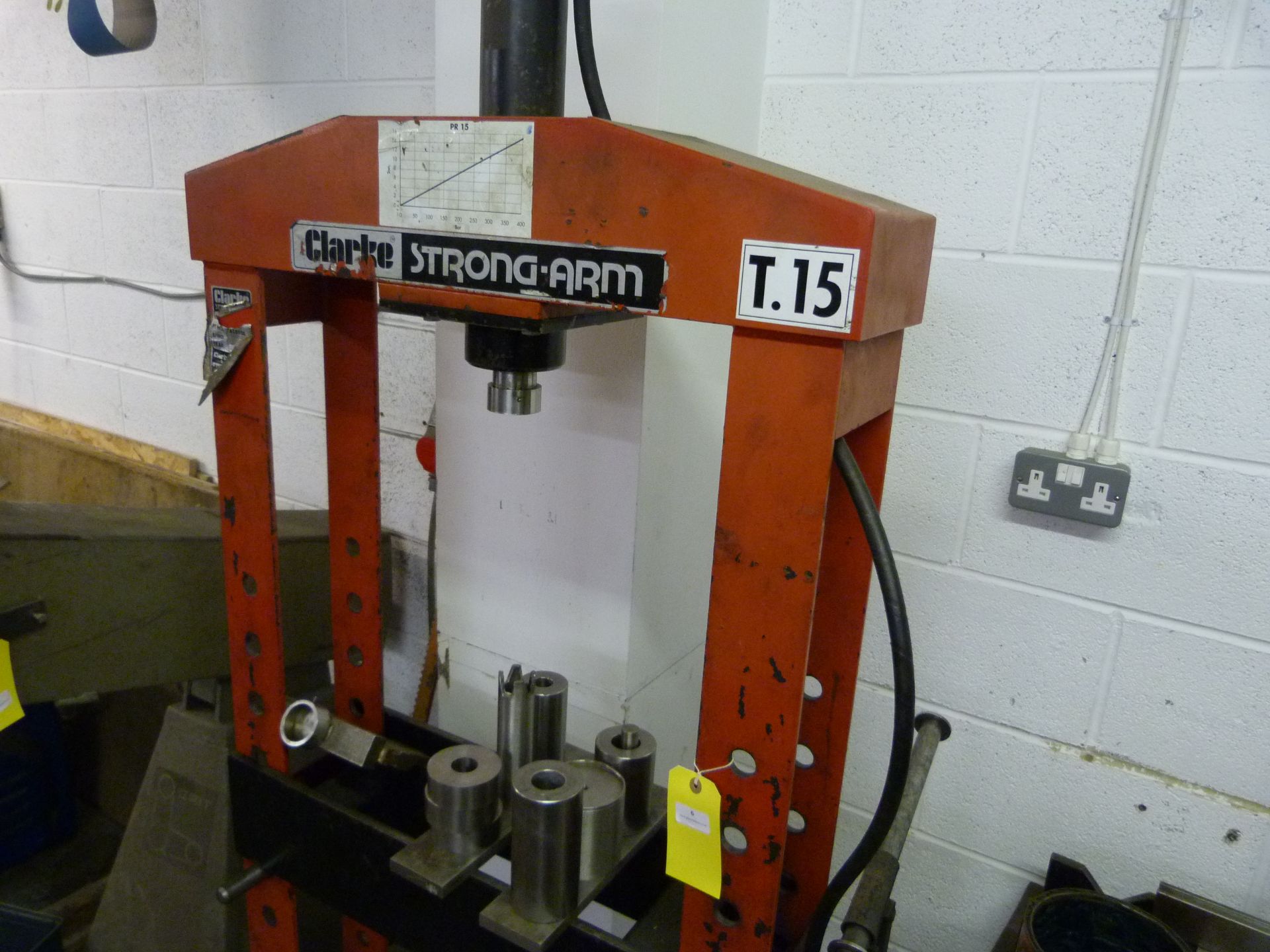 *Clarke Strongarm 15 Ton manual Hydraulic Press with Dies - Image 2 of 3