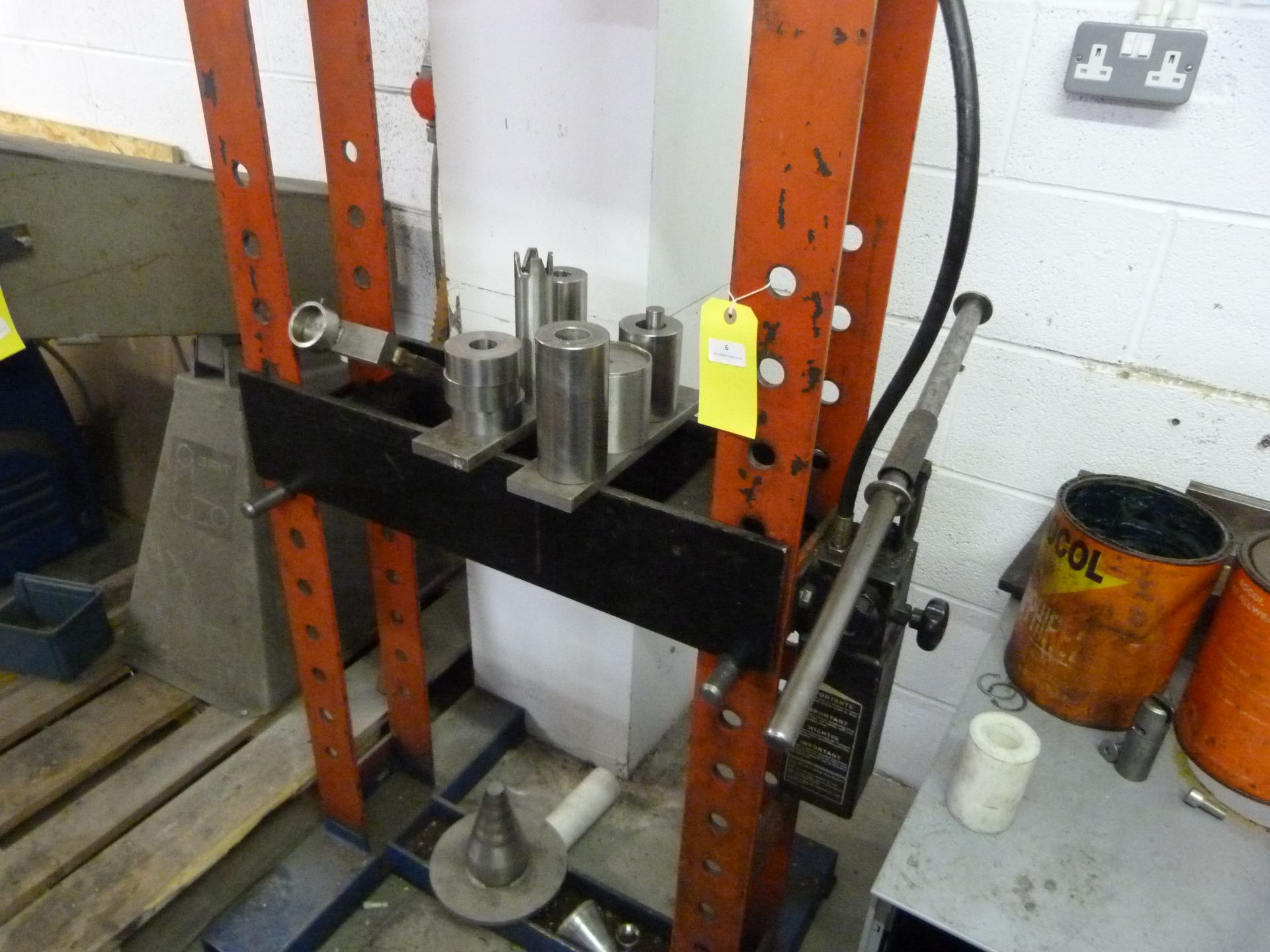 *Clarke Strongarm 15 Ton manual Hydraulic Press with Dies