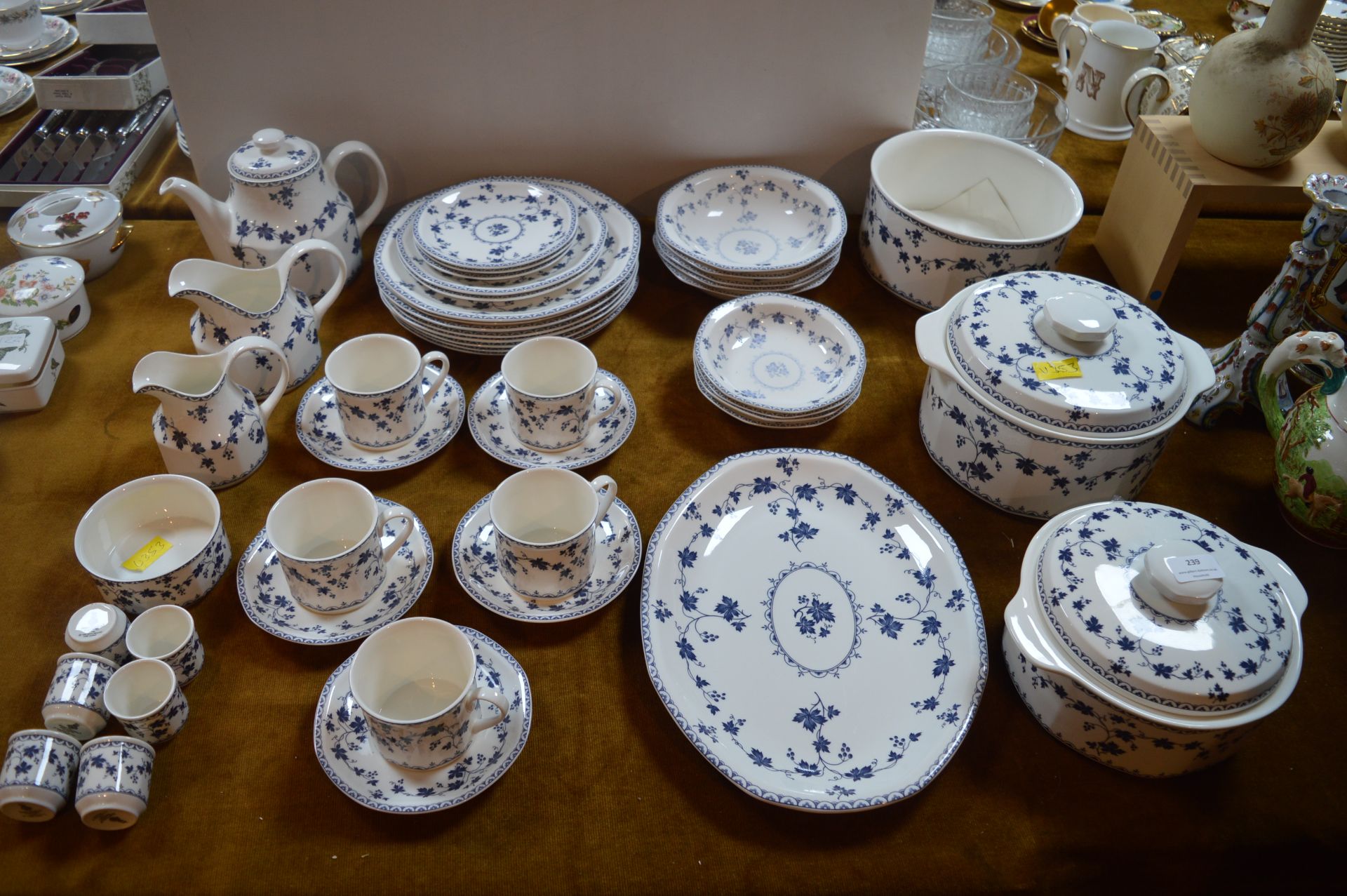 Royal Doulton Hartford Pattern 40+pc Dinner Servic