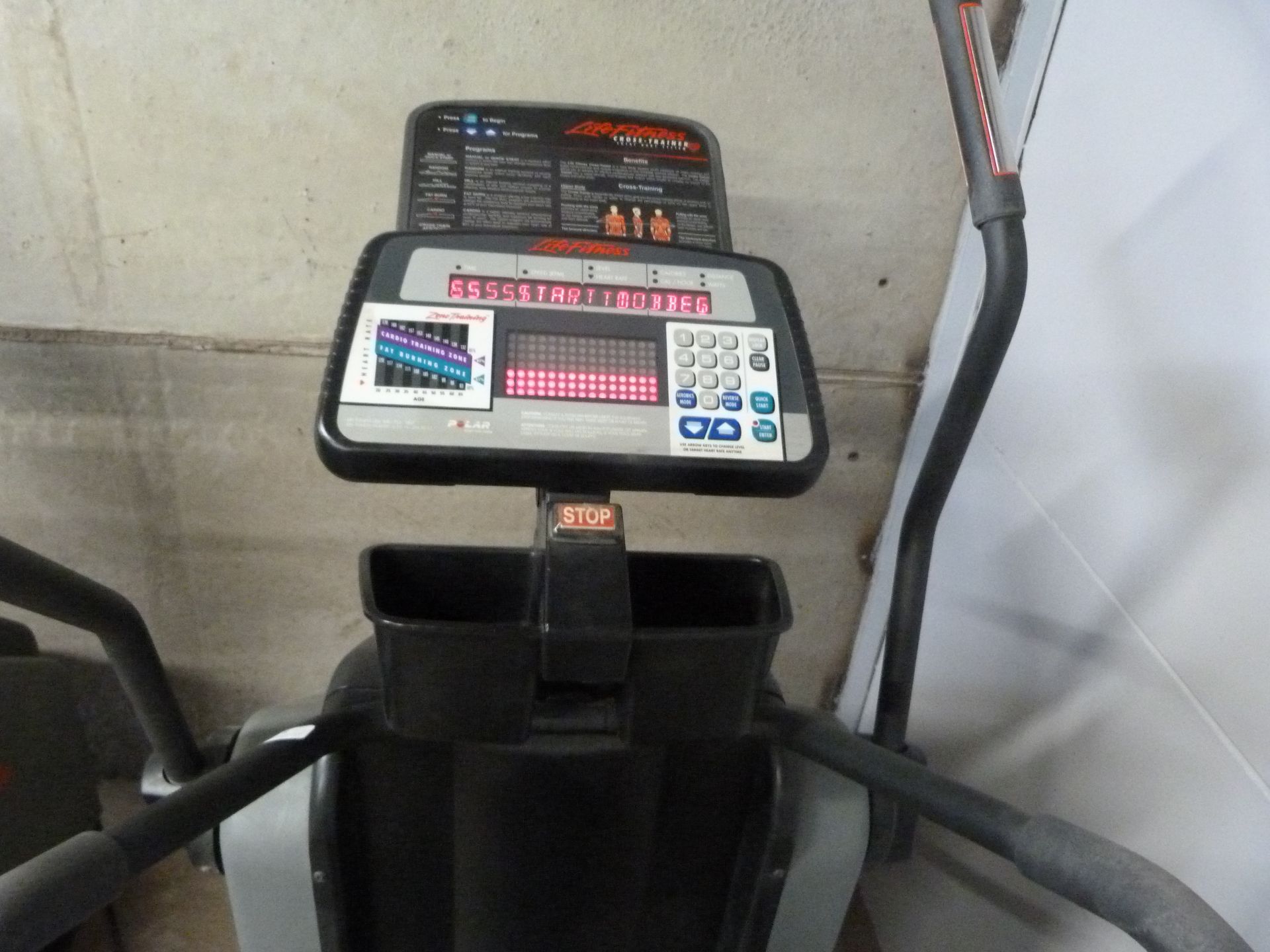 *Life Fitness Total Body 9500HR Cross Trainer - Image 2 of 2