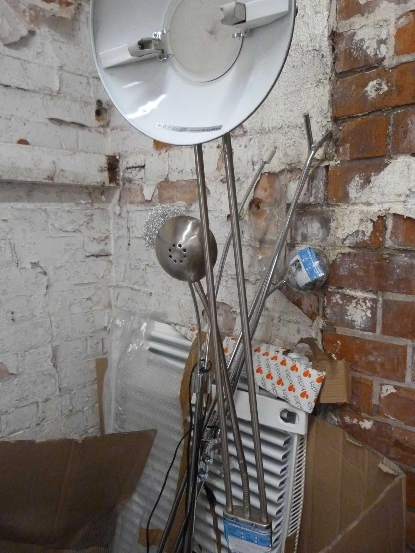 *Pallet of Assorted Salvage; Lighting, Radiator, S - Image 3 of 3